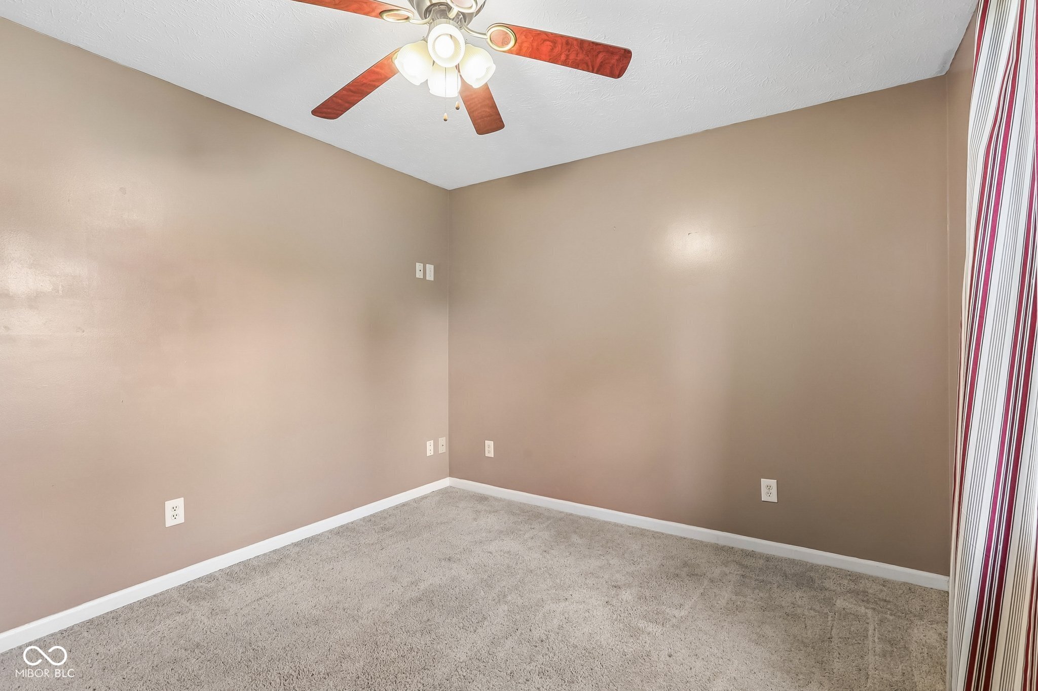 1719 Acorn Road
