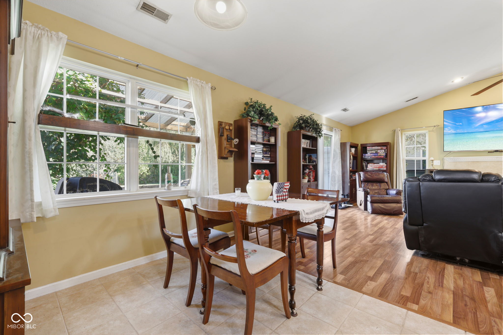 1719 Acorn Road