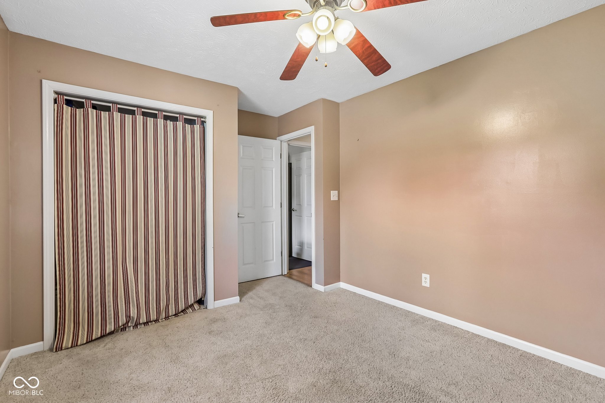 1719 Acorn Road