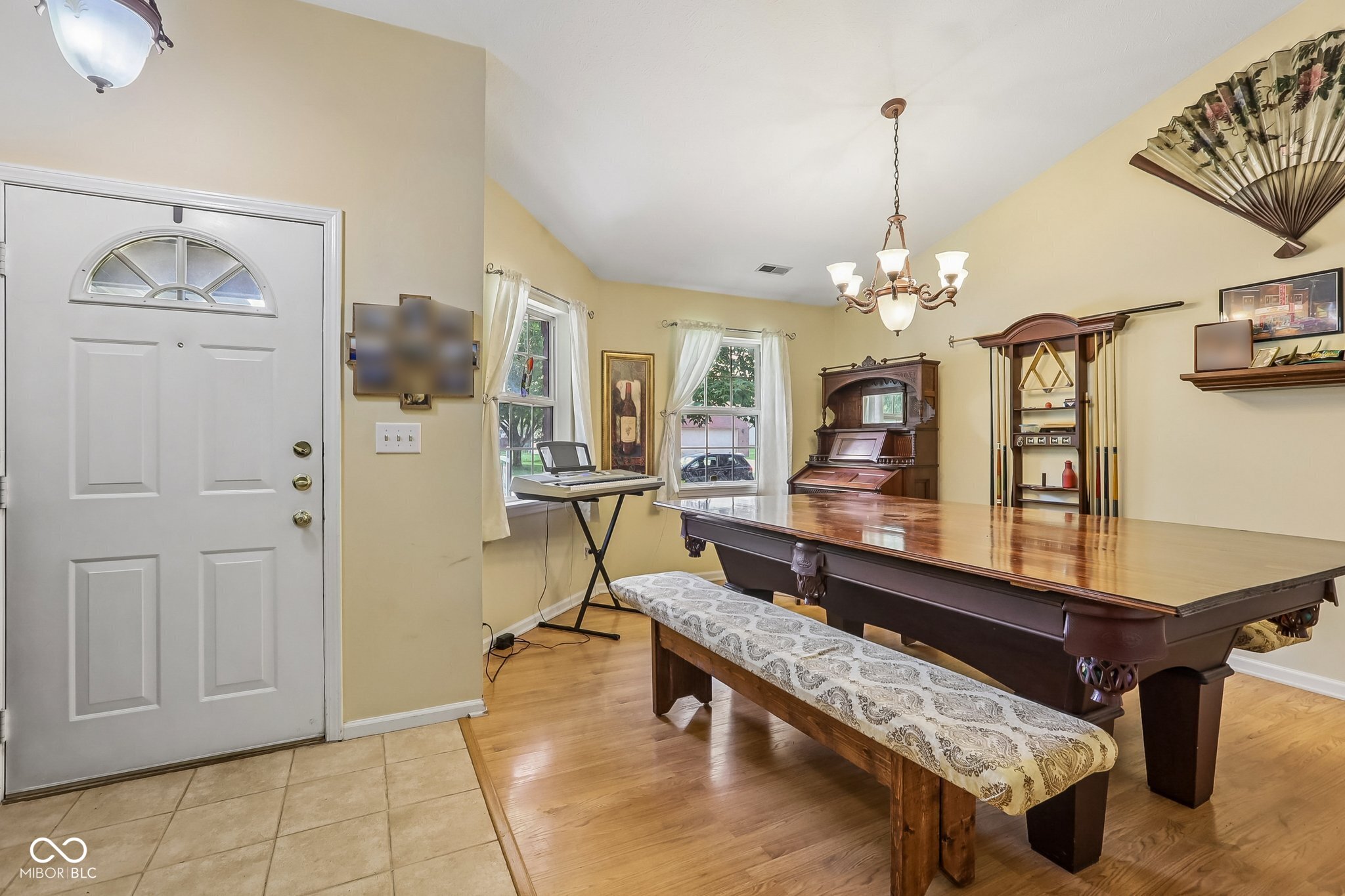1719 Acorn Road