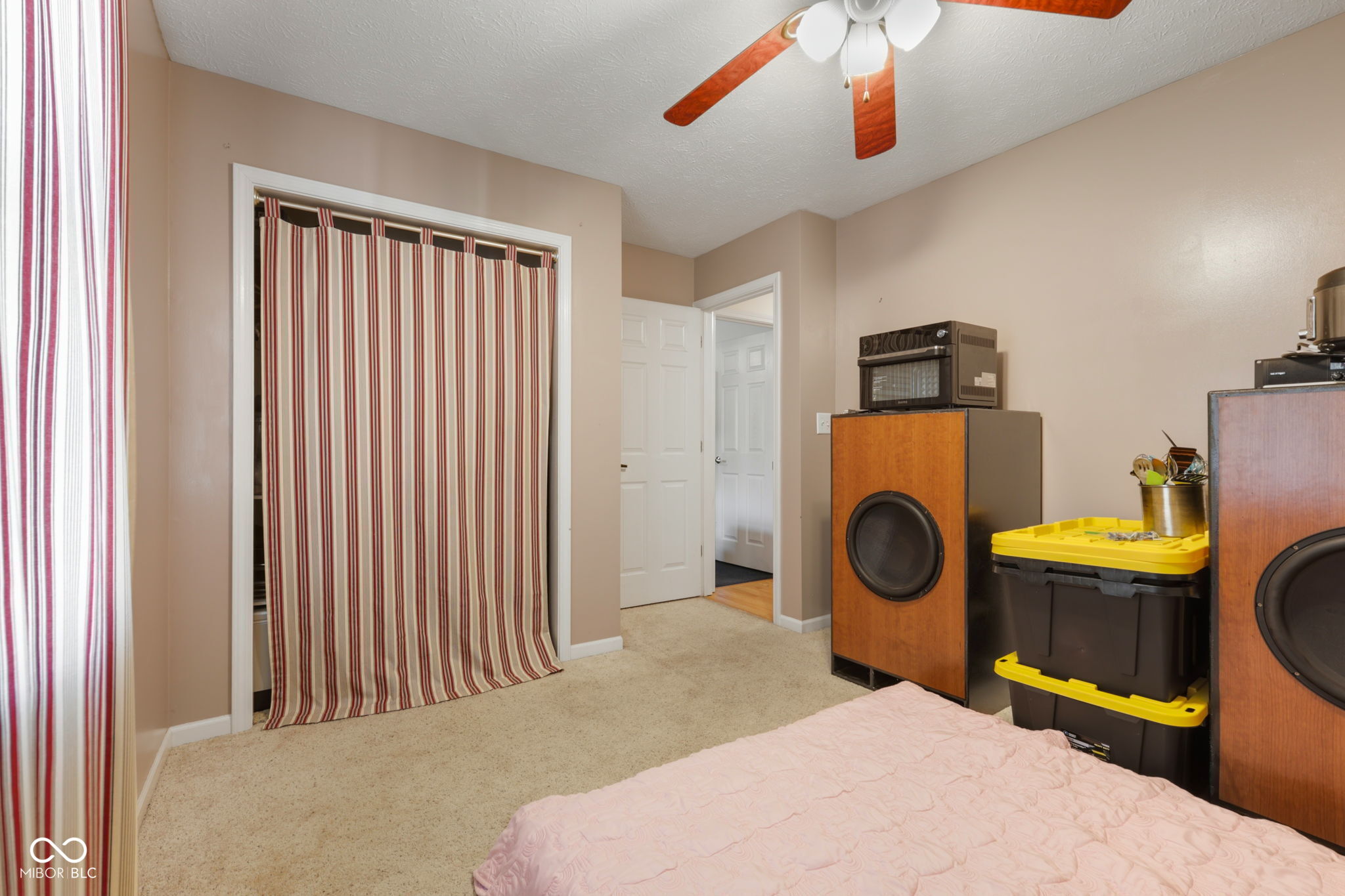 1719 Acorn Road