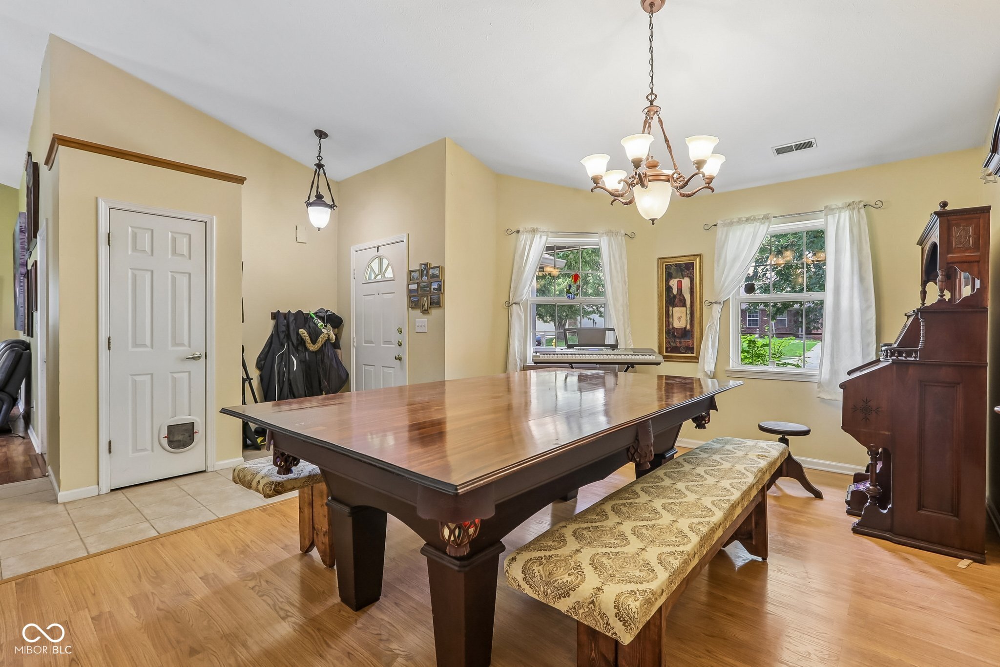 1719 Acorn Road