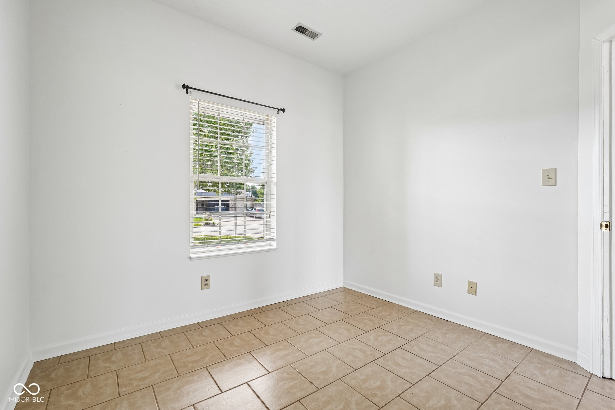 5214 Mesa Verde Drive