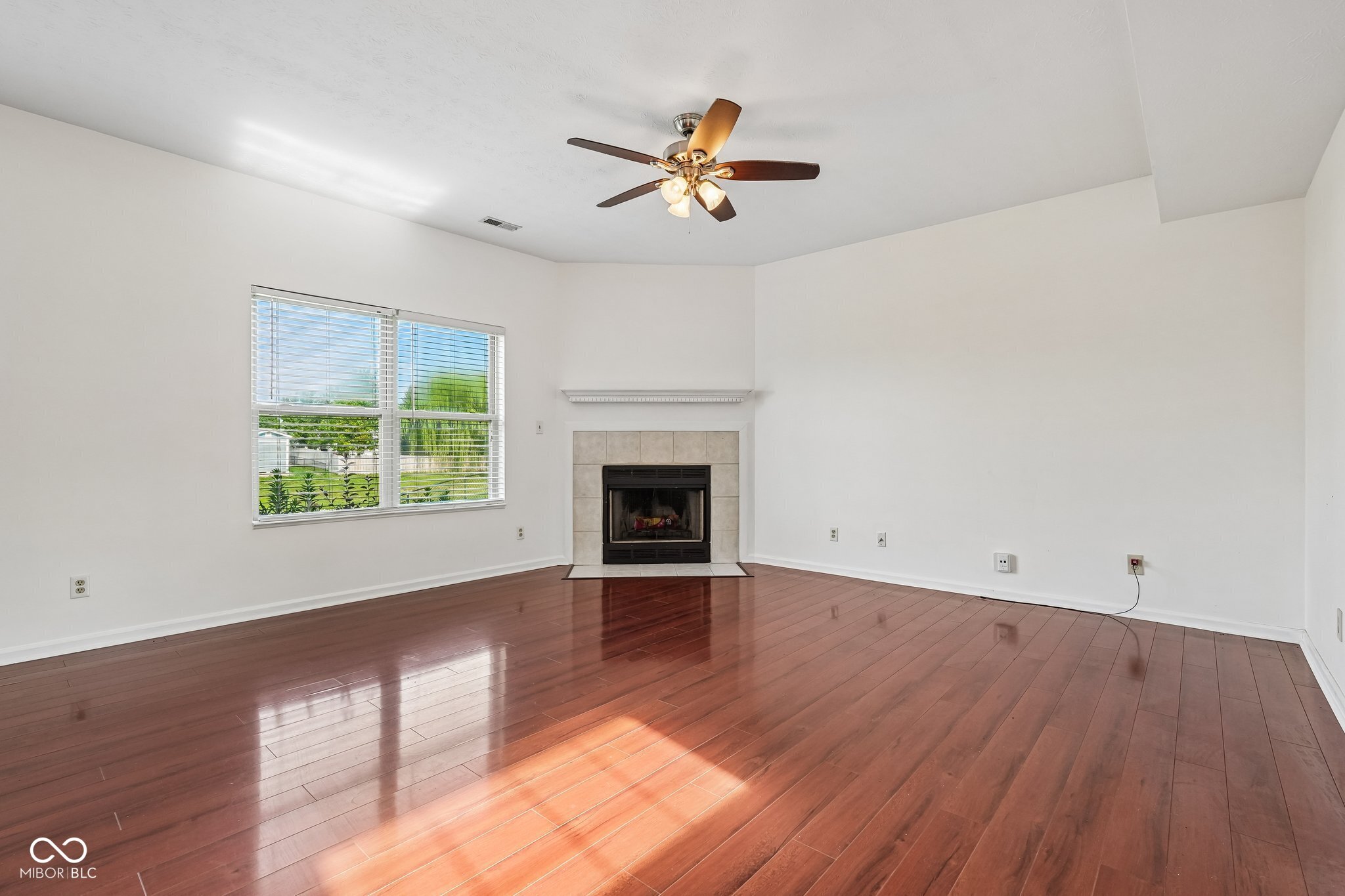 5214 Mesa Verde Drive