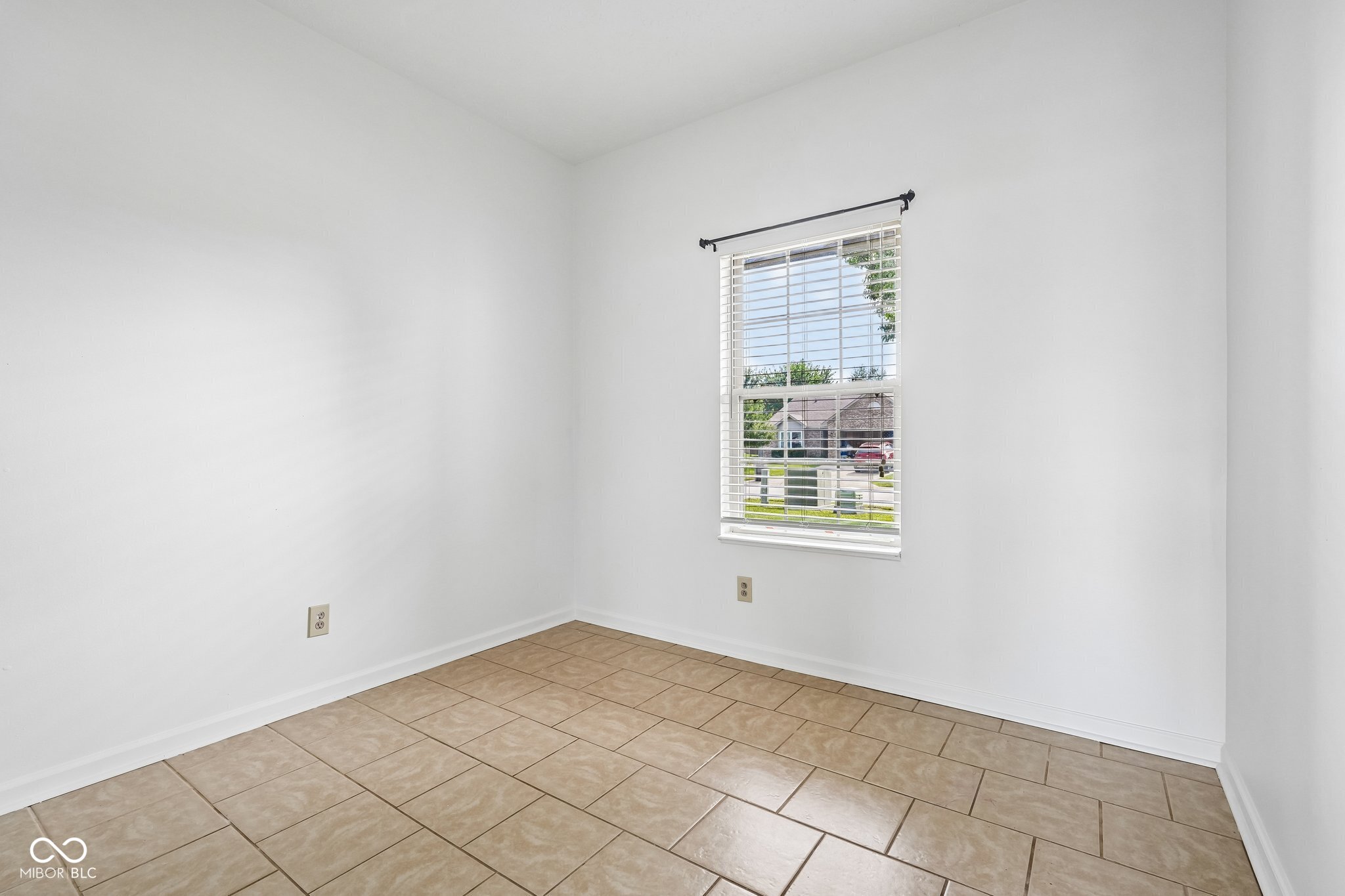 5214 Mesa Verde Drive