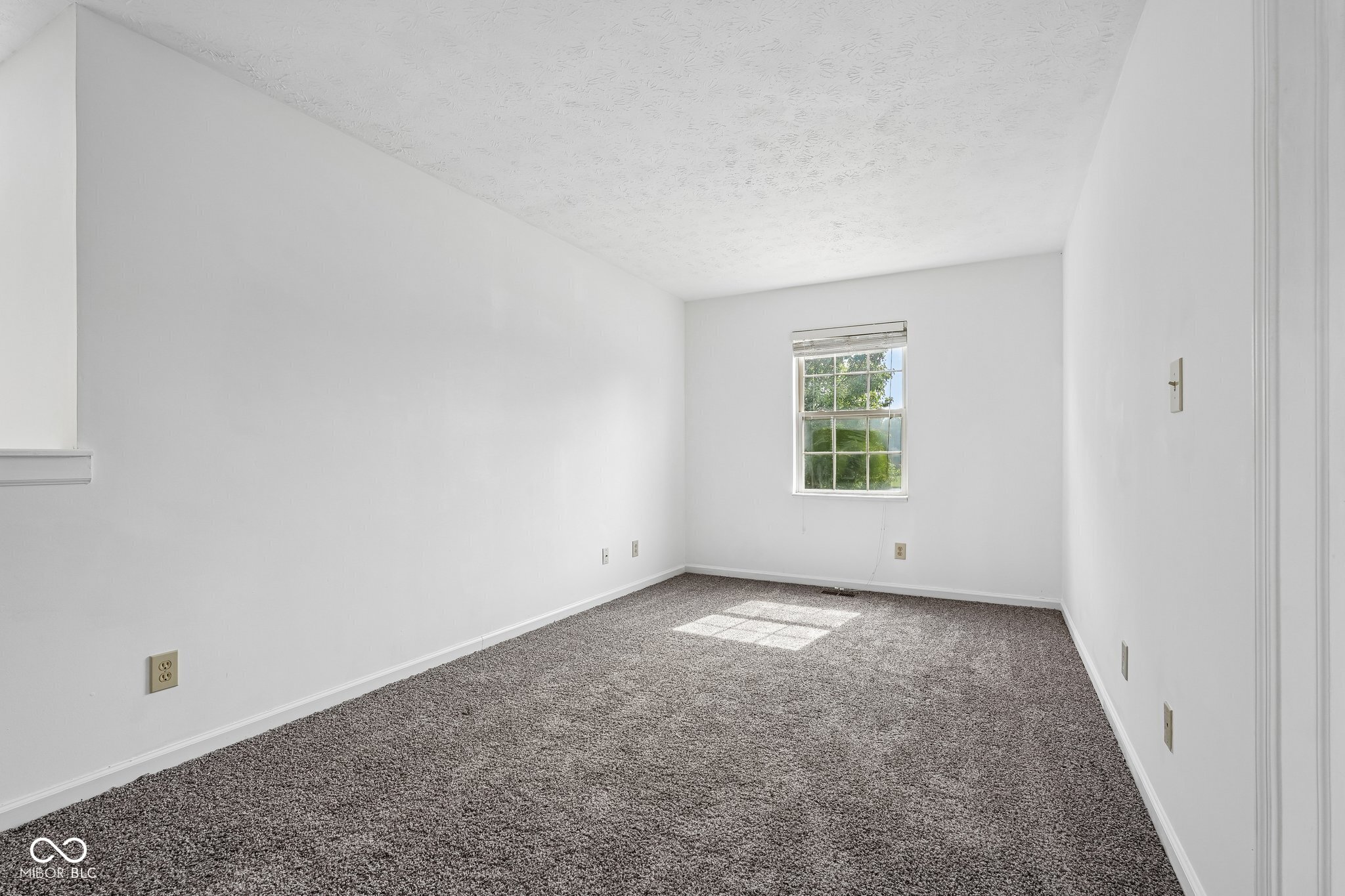 5214 Mesa Verde Drive