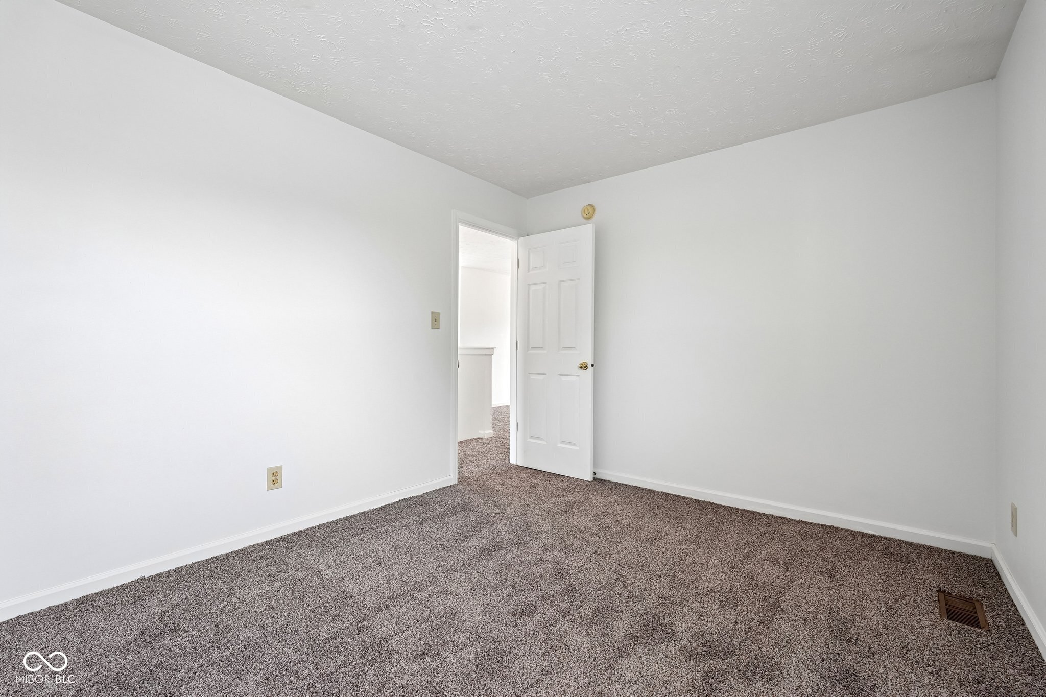 5214 Mesa Verde Drive