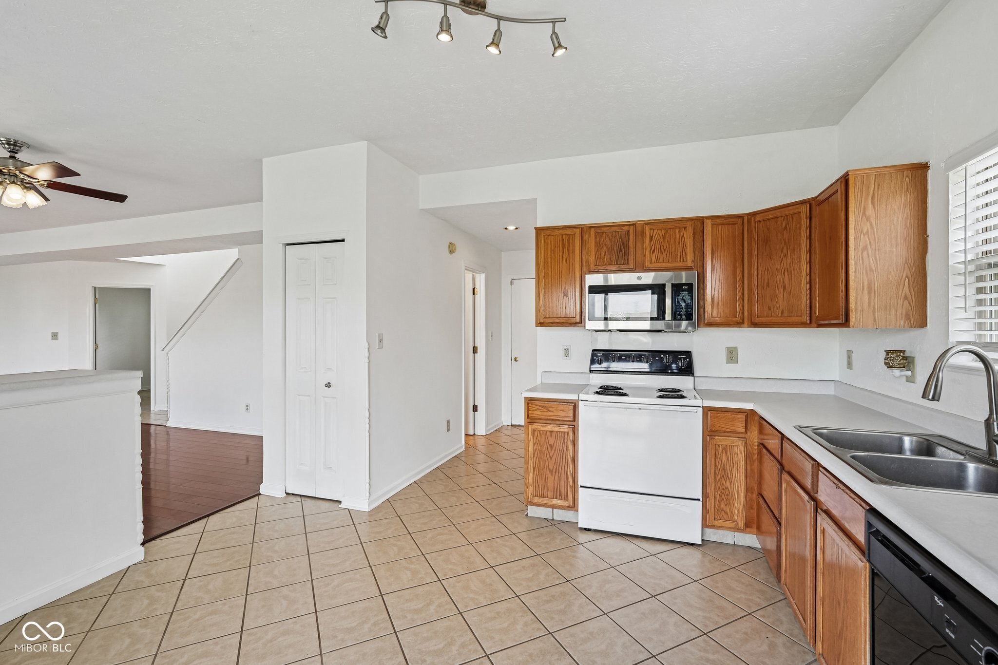 5214 Mesa Verde Drive