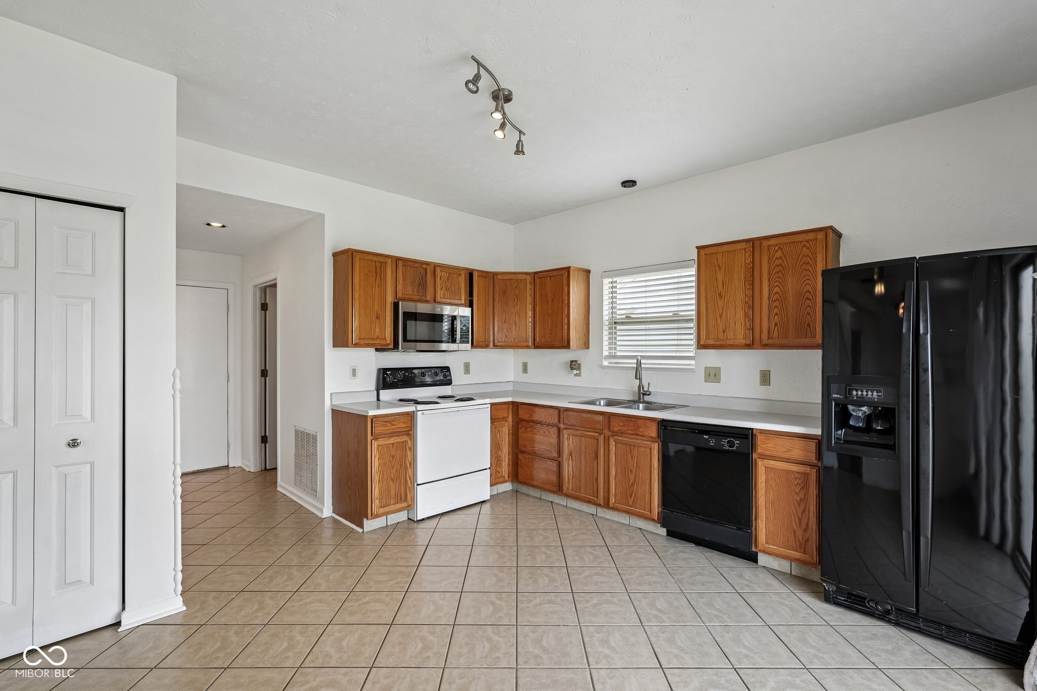 5214 Mesa Verde Drive