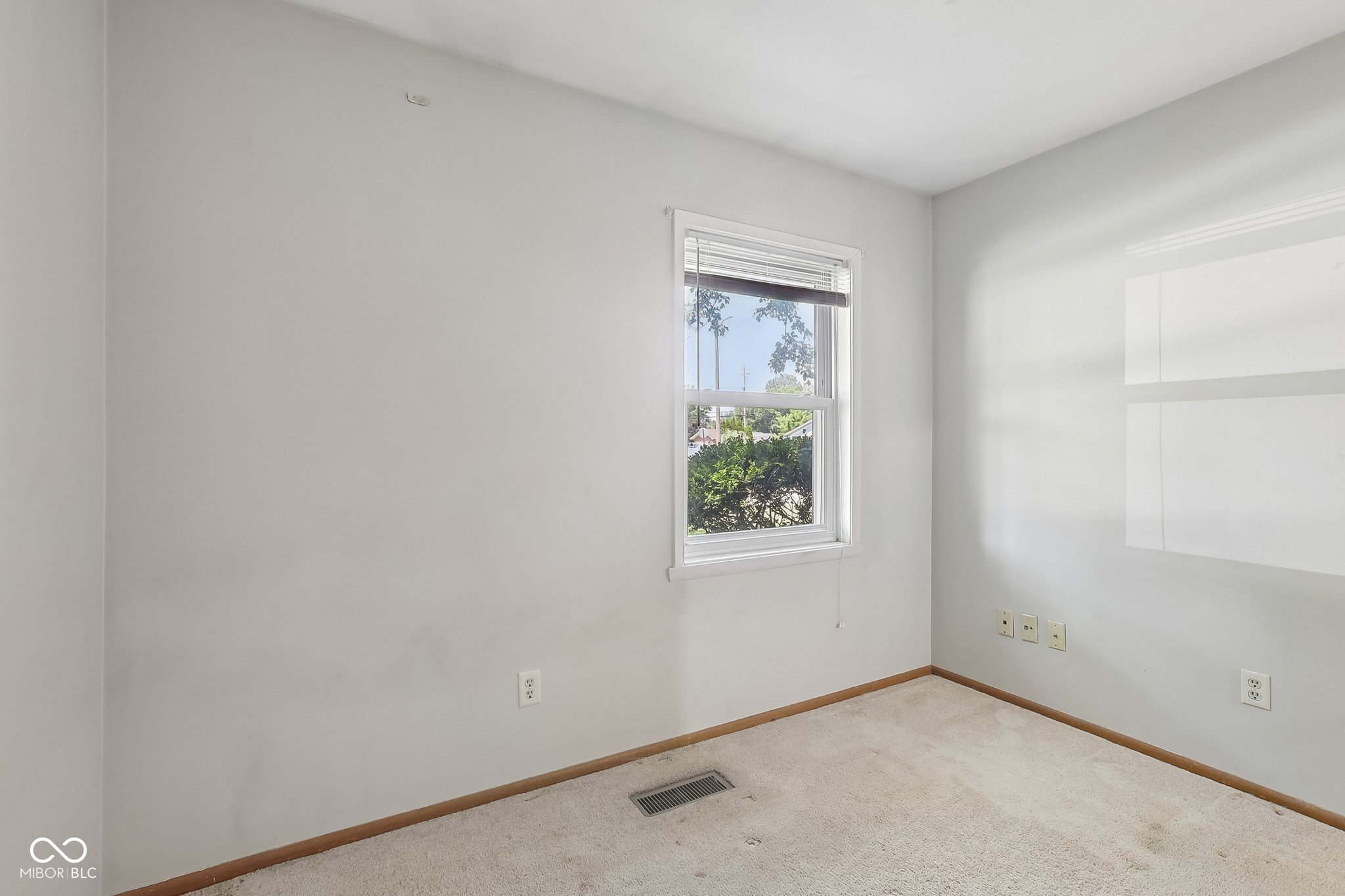 685 Sunset Boulevard