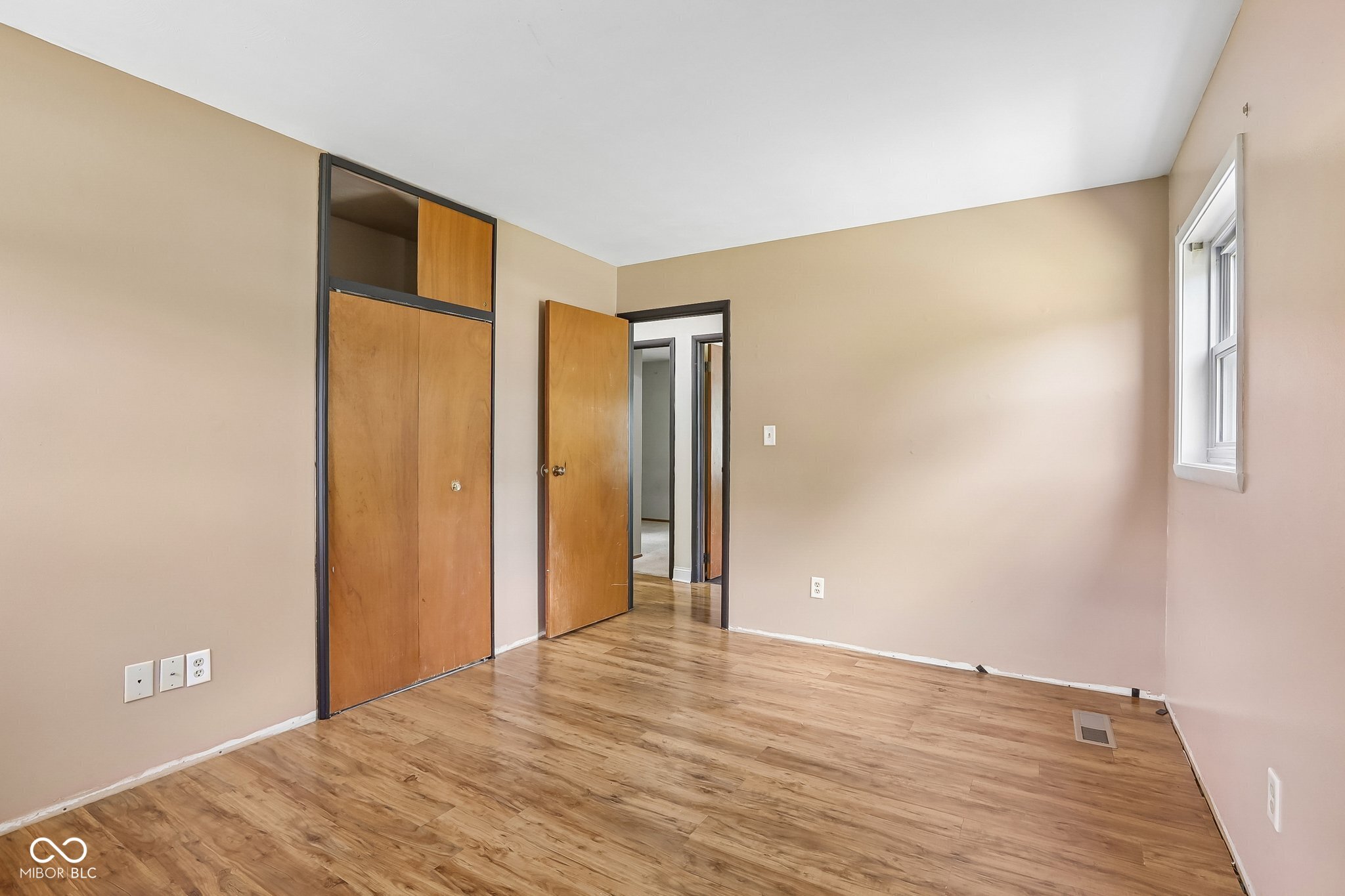 685 Sunset Boulevard