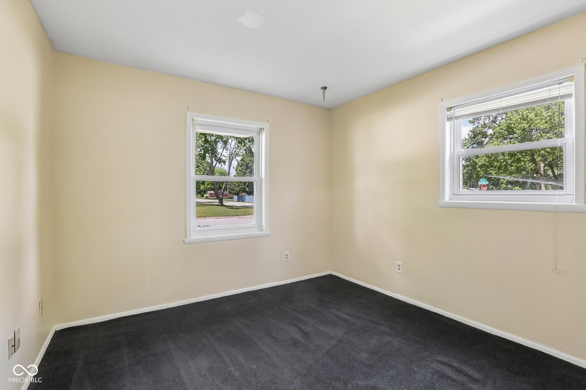 685 Sunset Boulevard