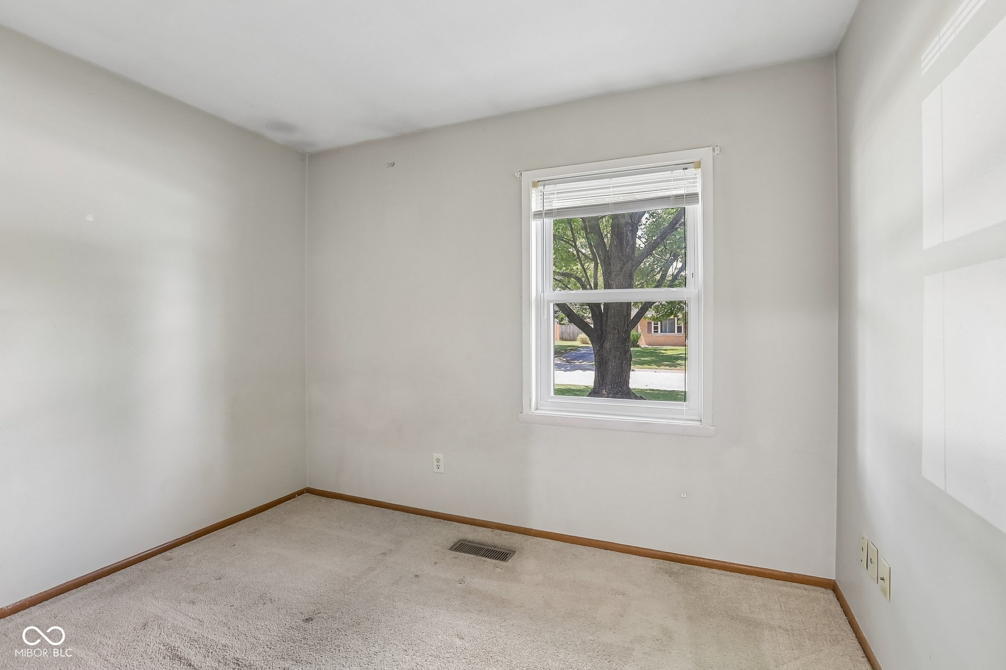 685 Sunset Boulevard