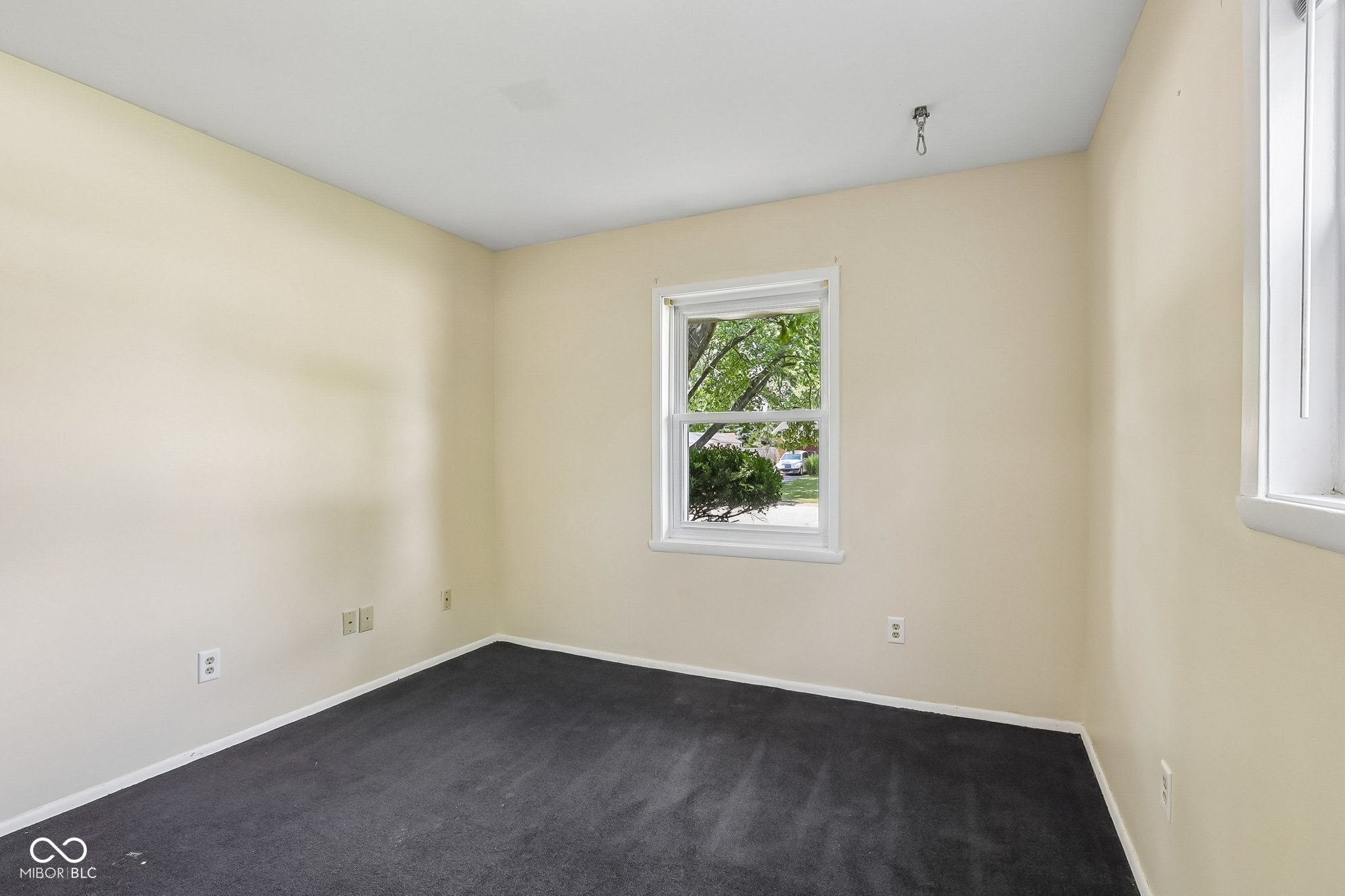 685 Sunset Boulevard