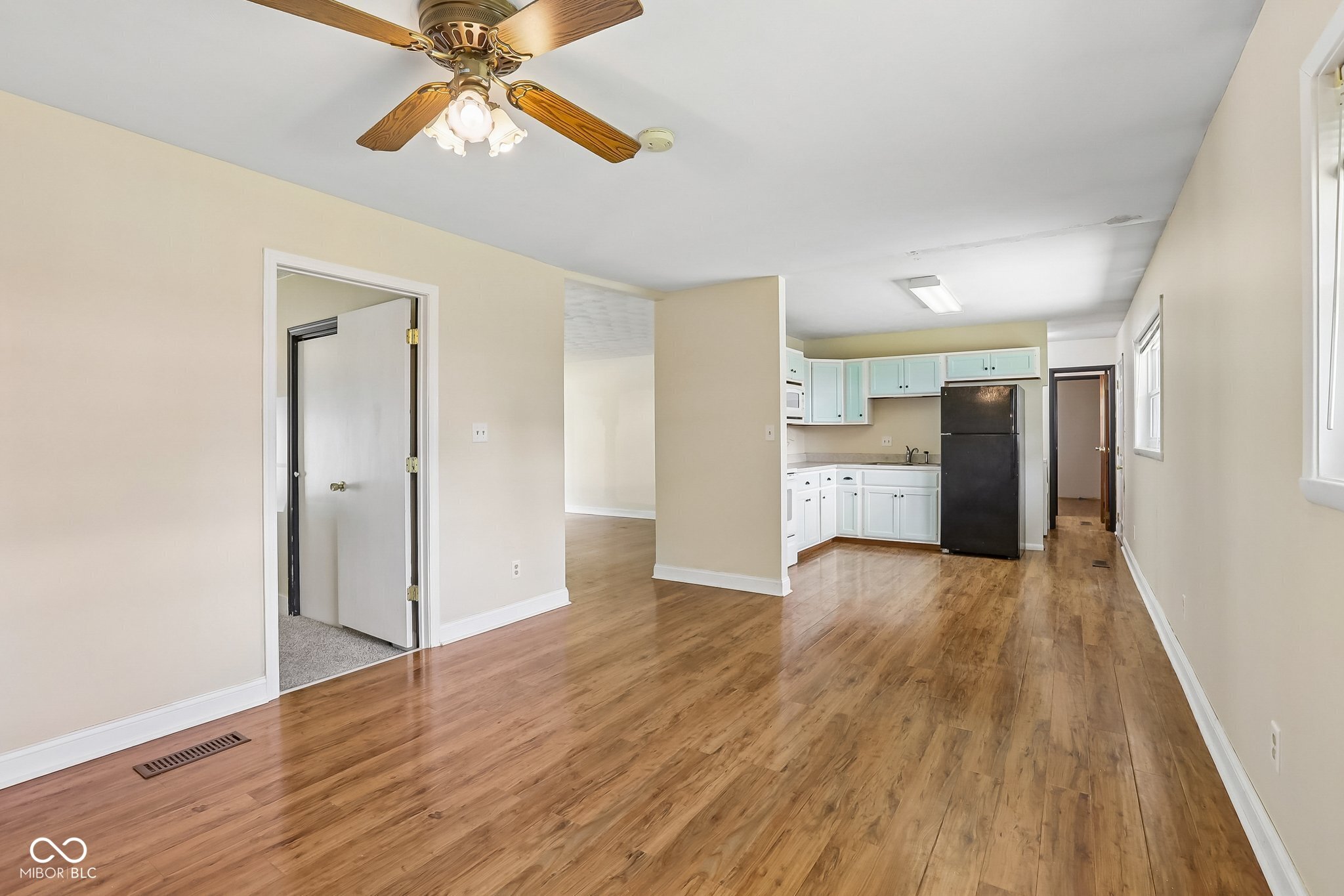 685 Sunset Boulevard
