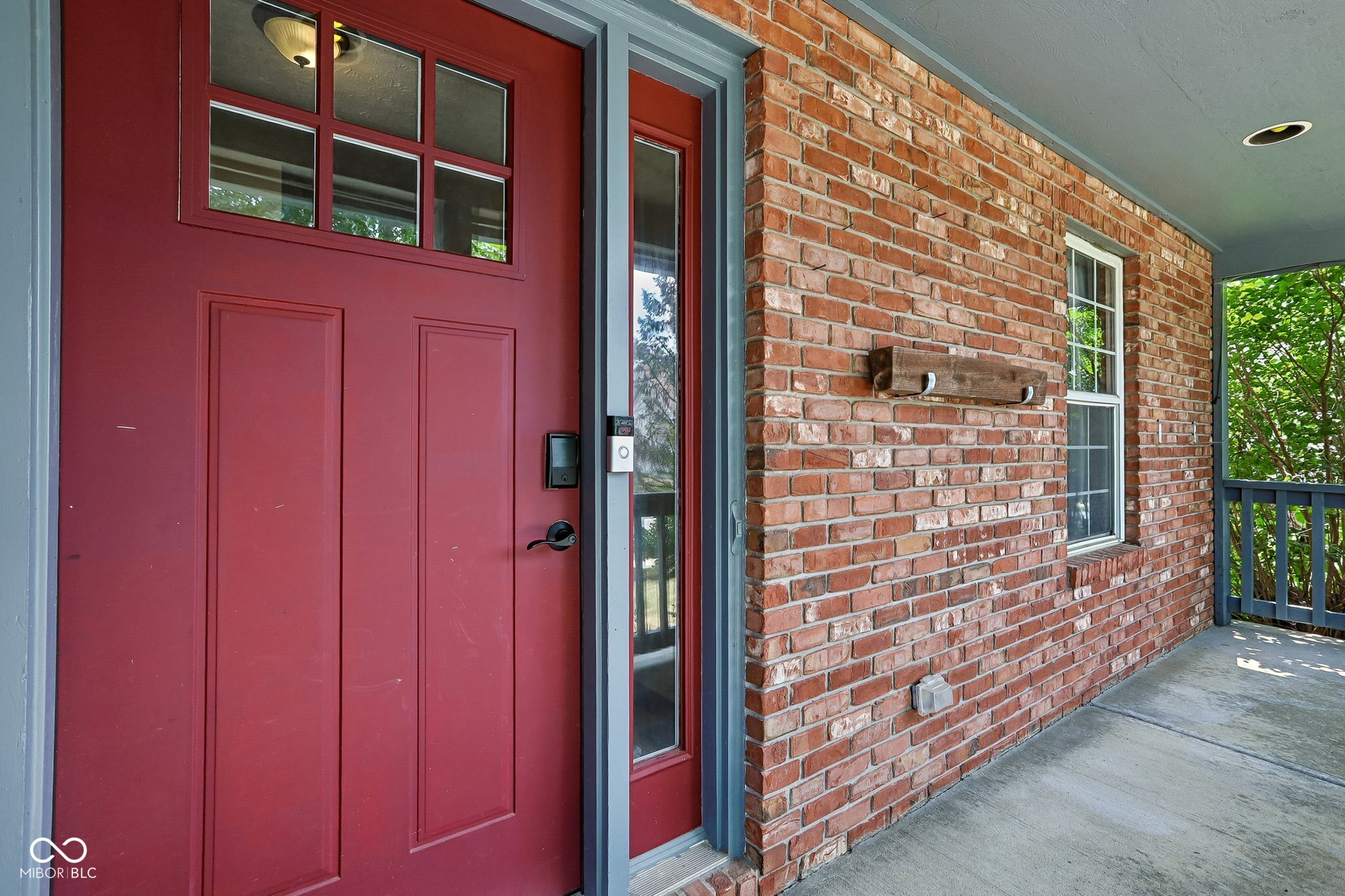 331 N Greenbriar Drive