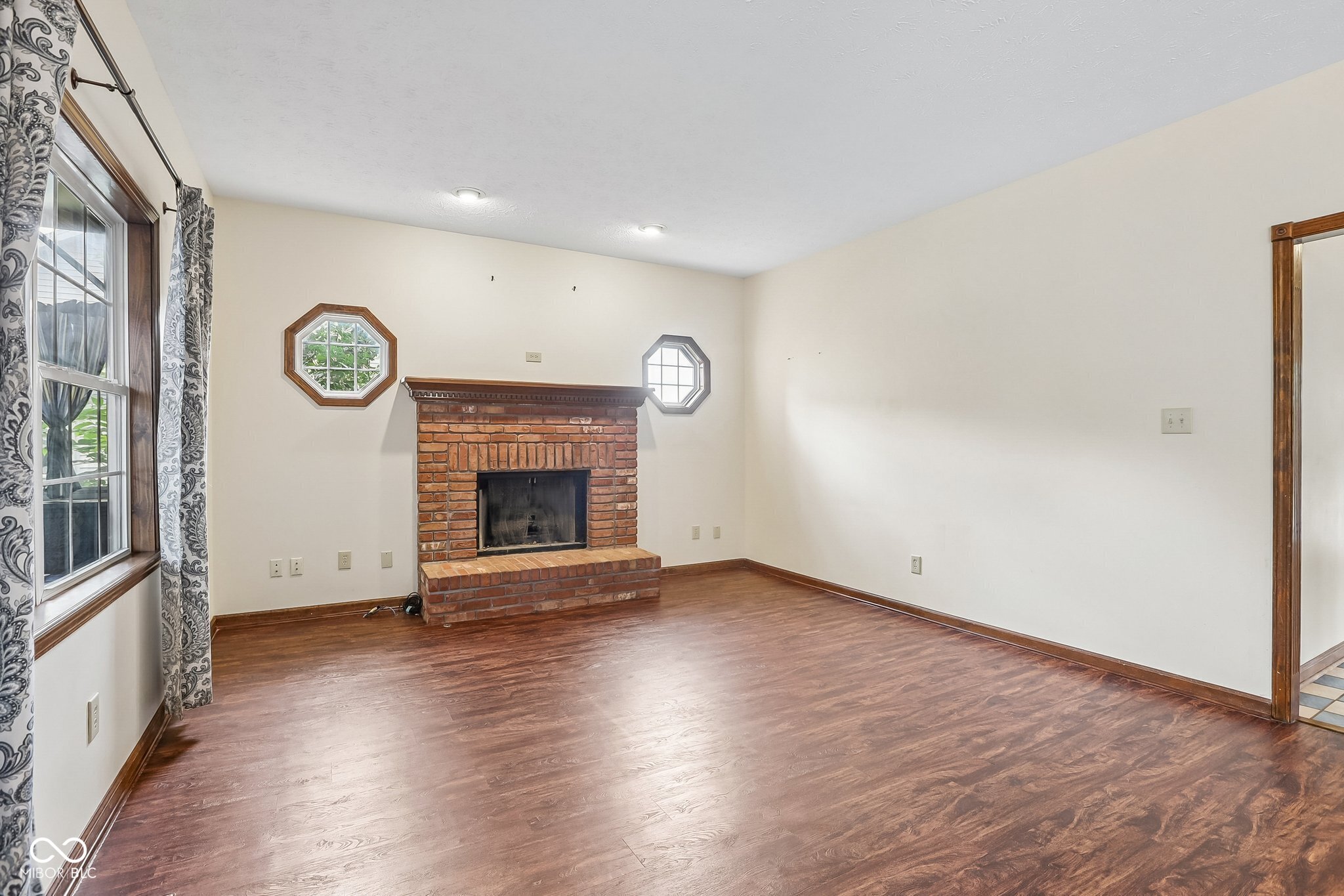 331 N Greenbriar Drive
