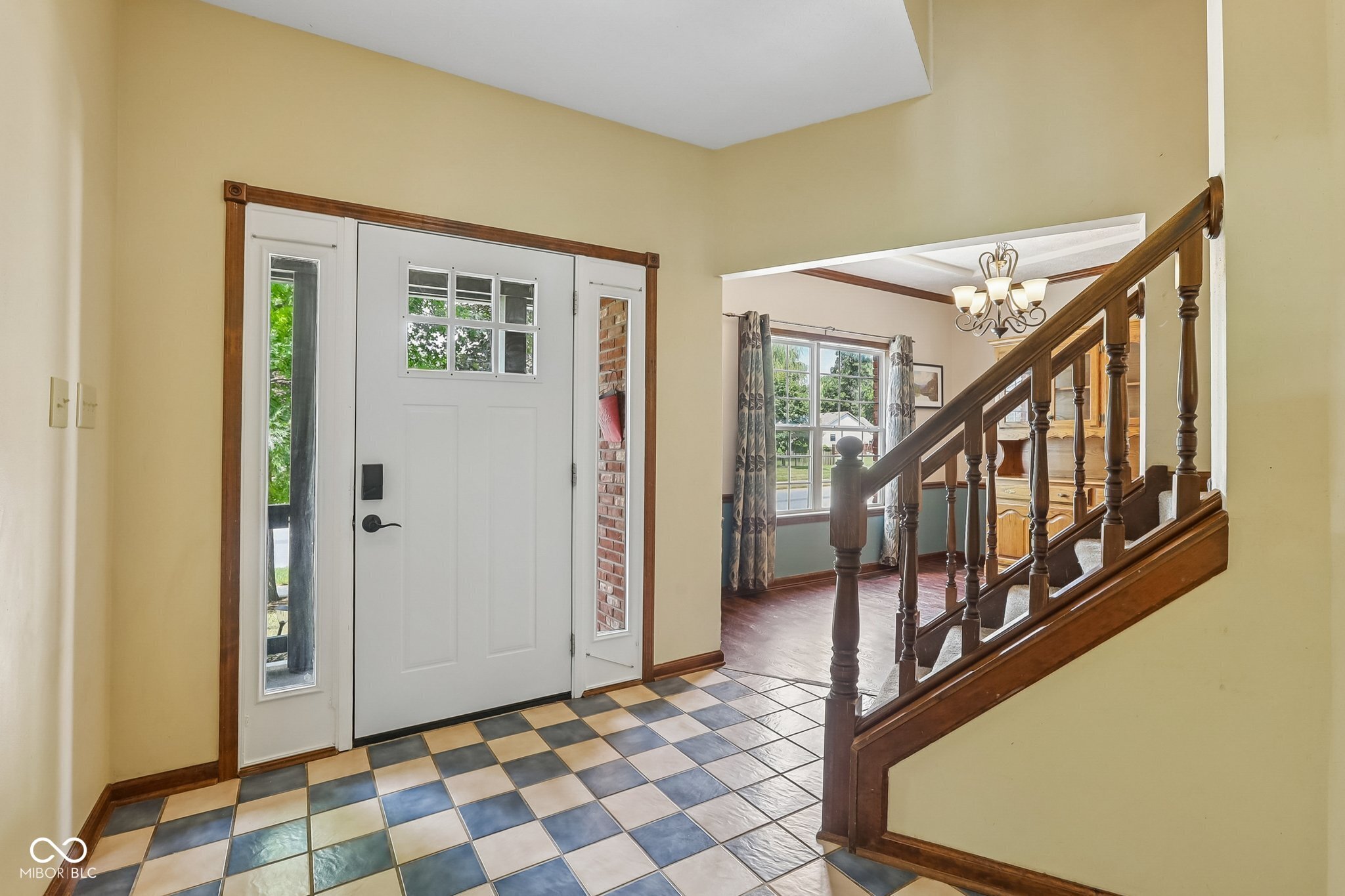 331 N Greenbriar Drive