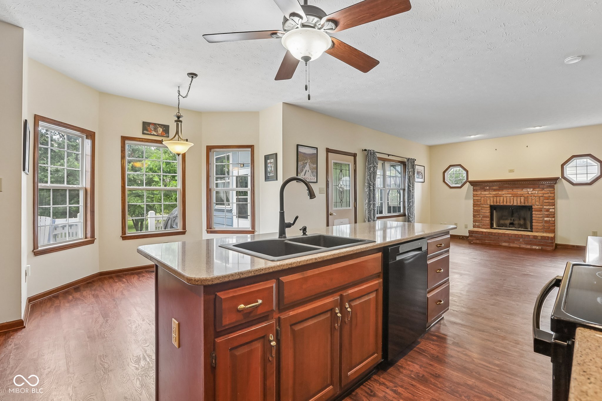 331 N Greenbriar Drive