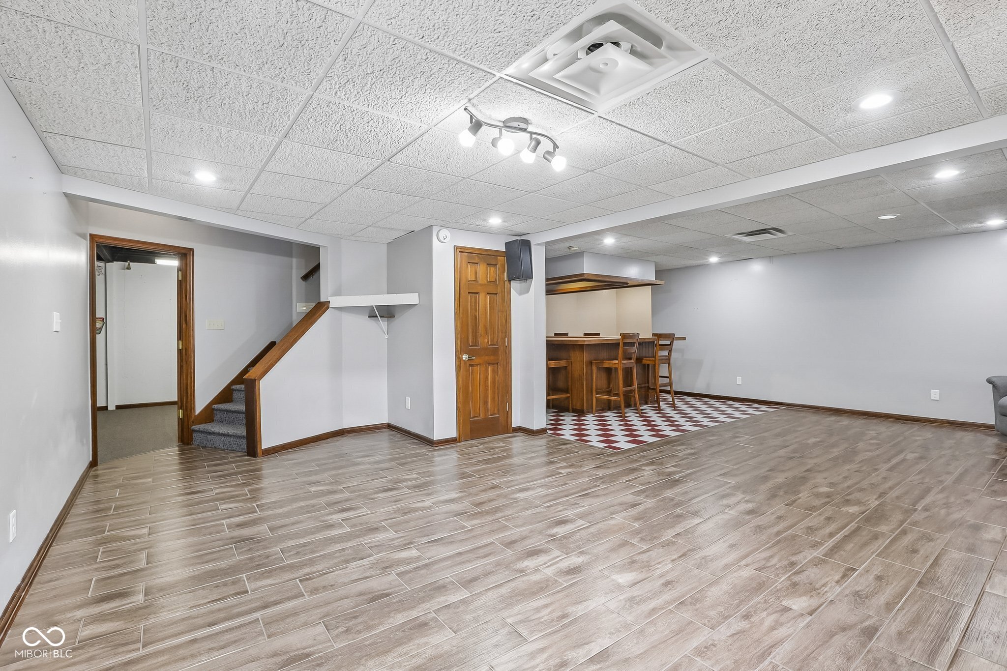 331 N Greenbriar Drive