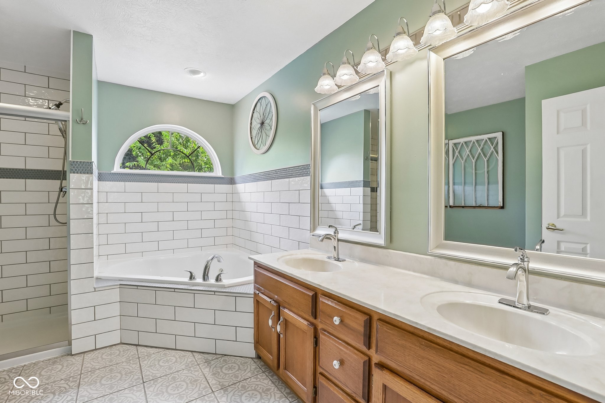 331 N Greenbriar Drive