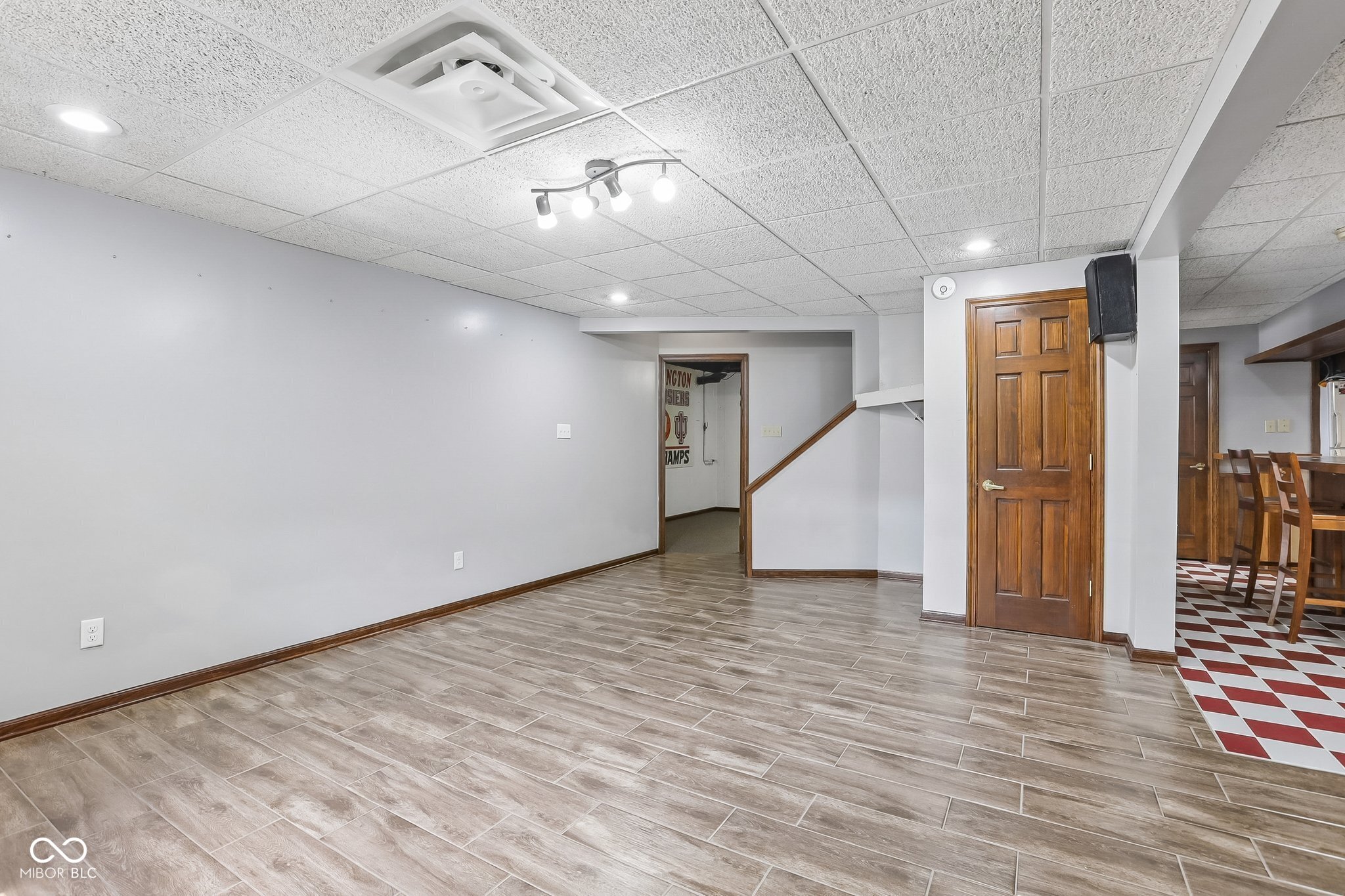331 N Greenbriar Drive