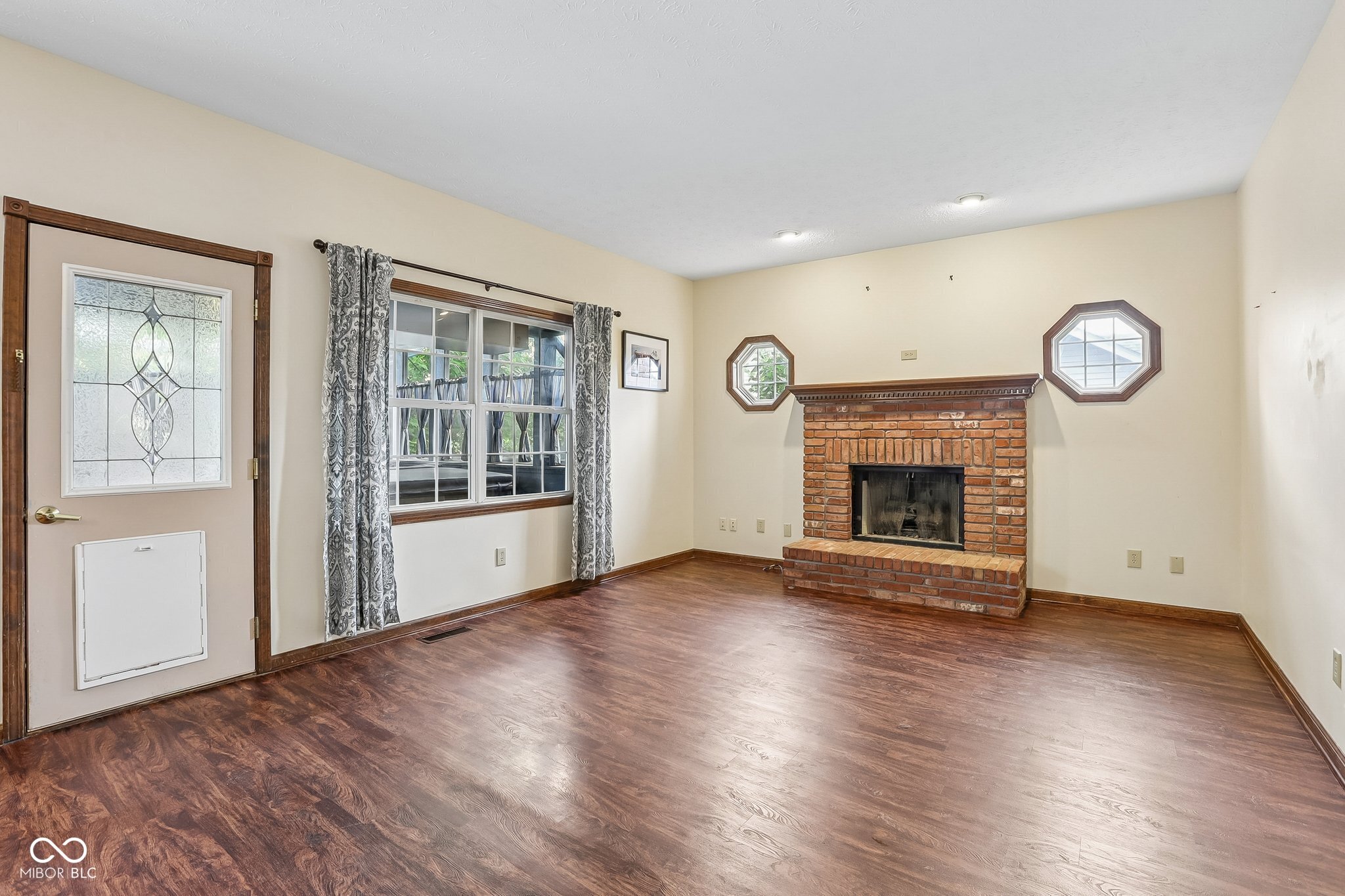 331 N Greenbriar Drive