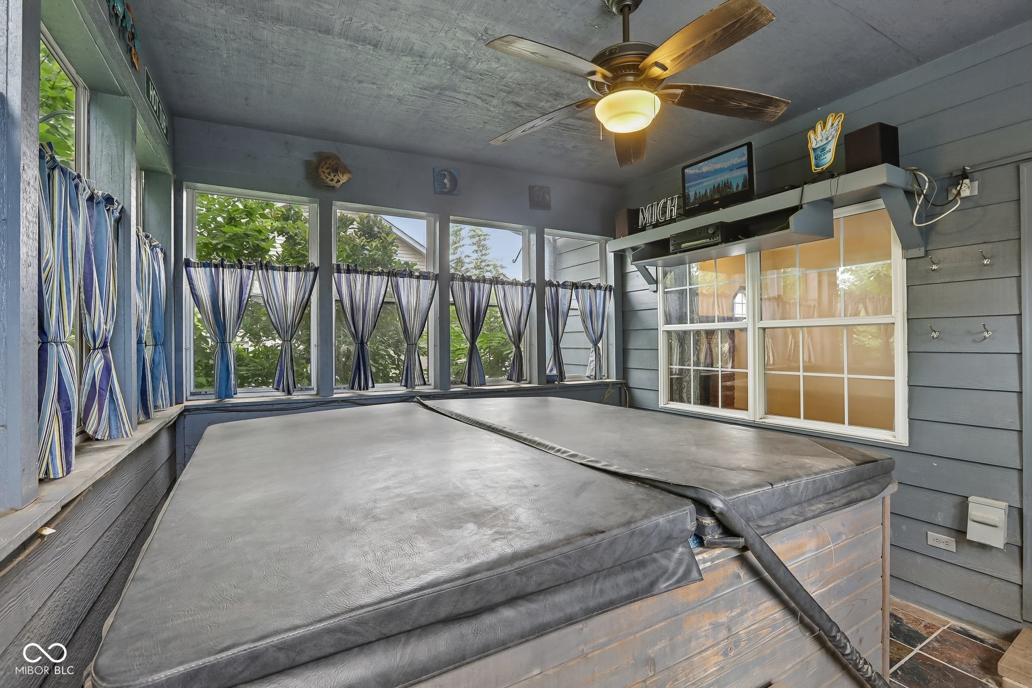 331 N Greenbriar Drive