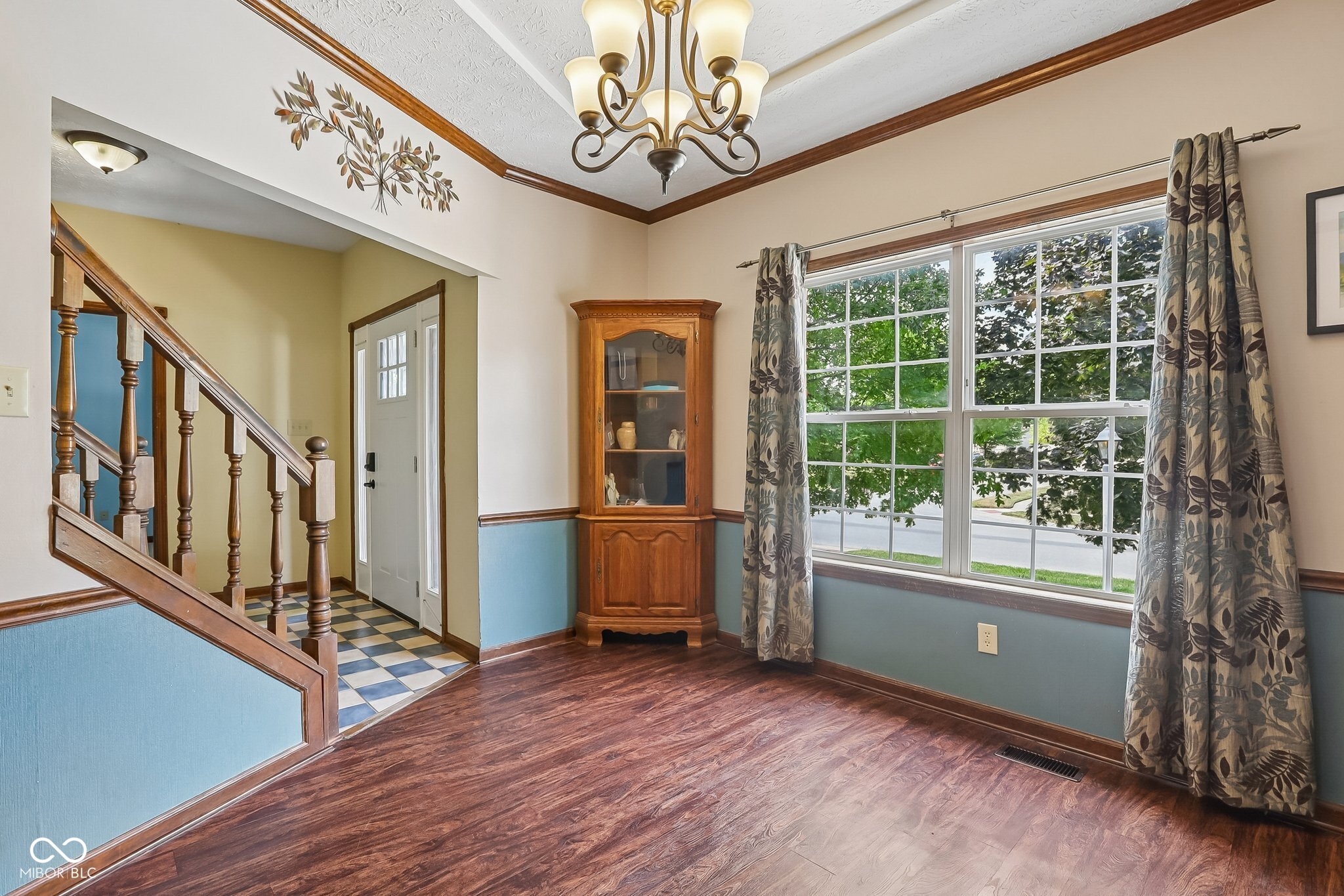 331 N Greenbriar Drive