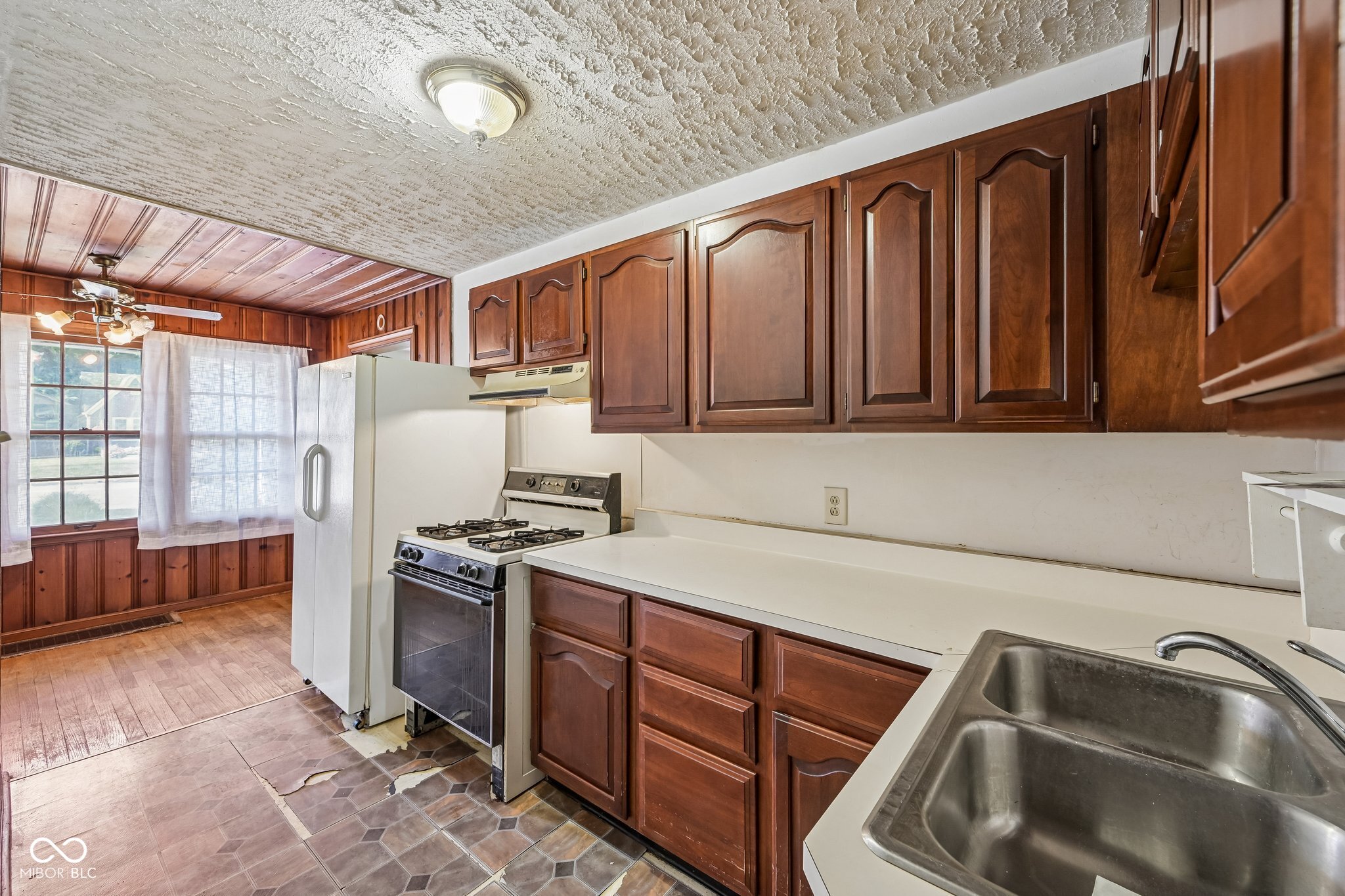 308 E 38th Street
