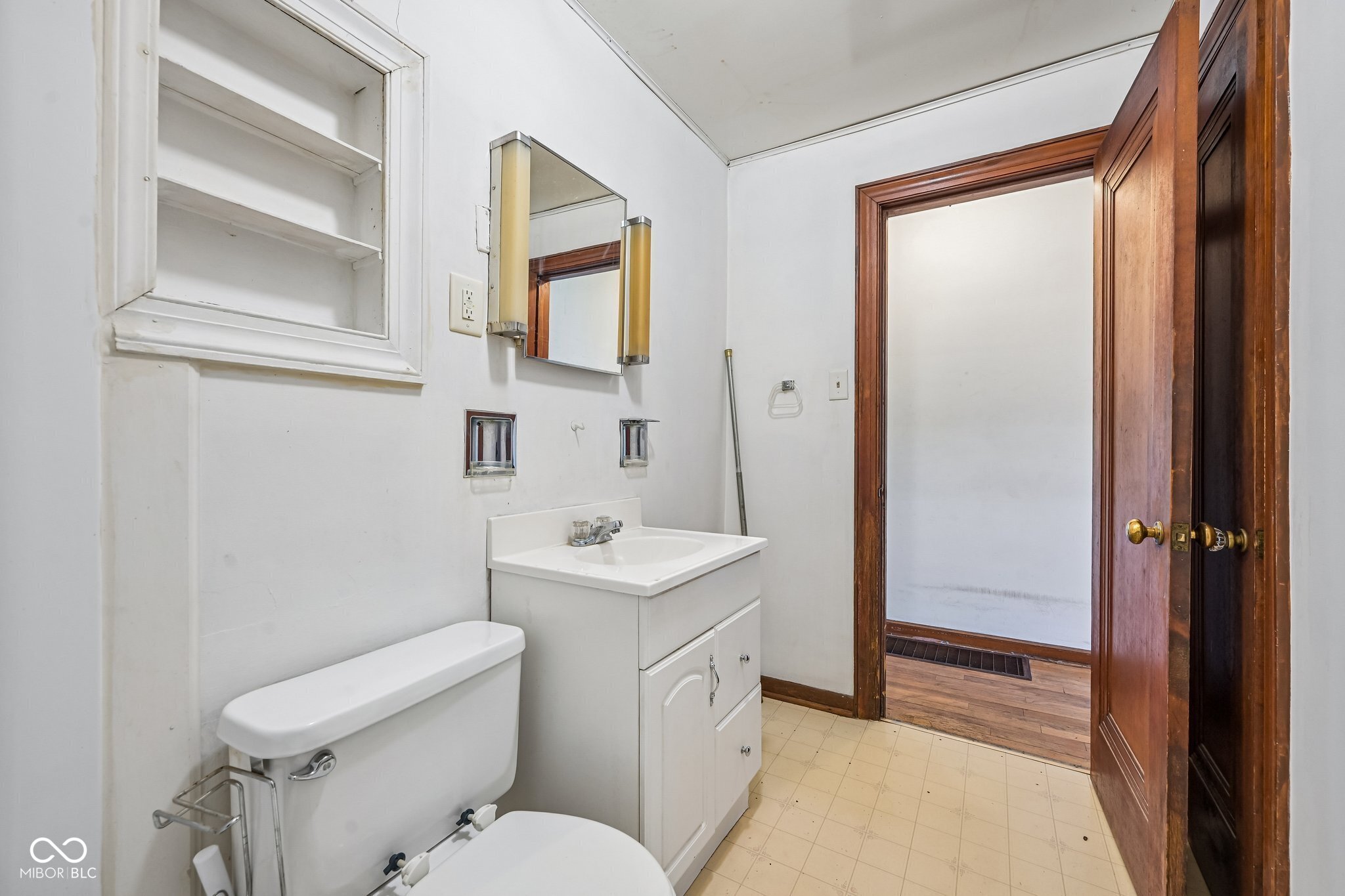 308 E 38th Street