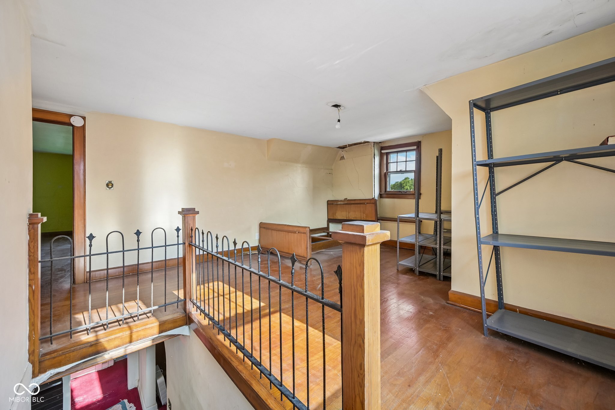 327 E 37th Street