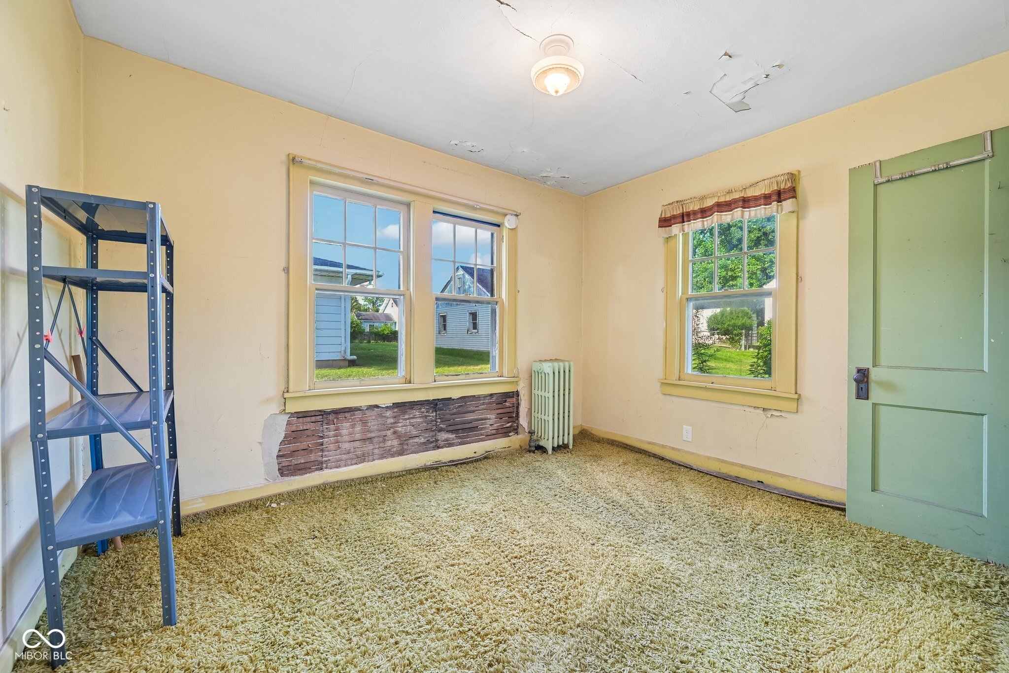 327 E 37th Street