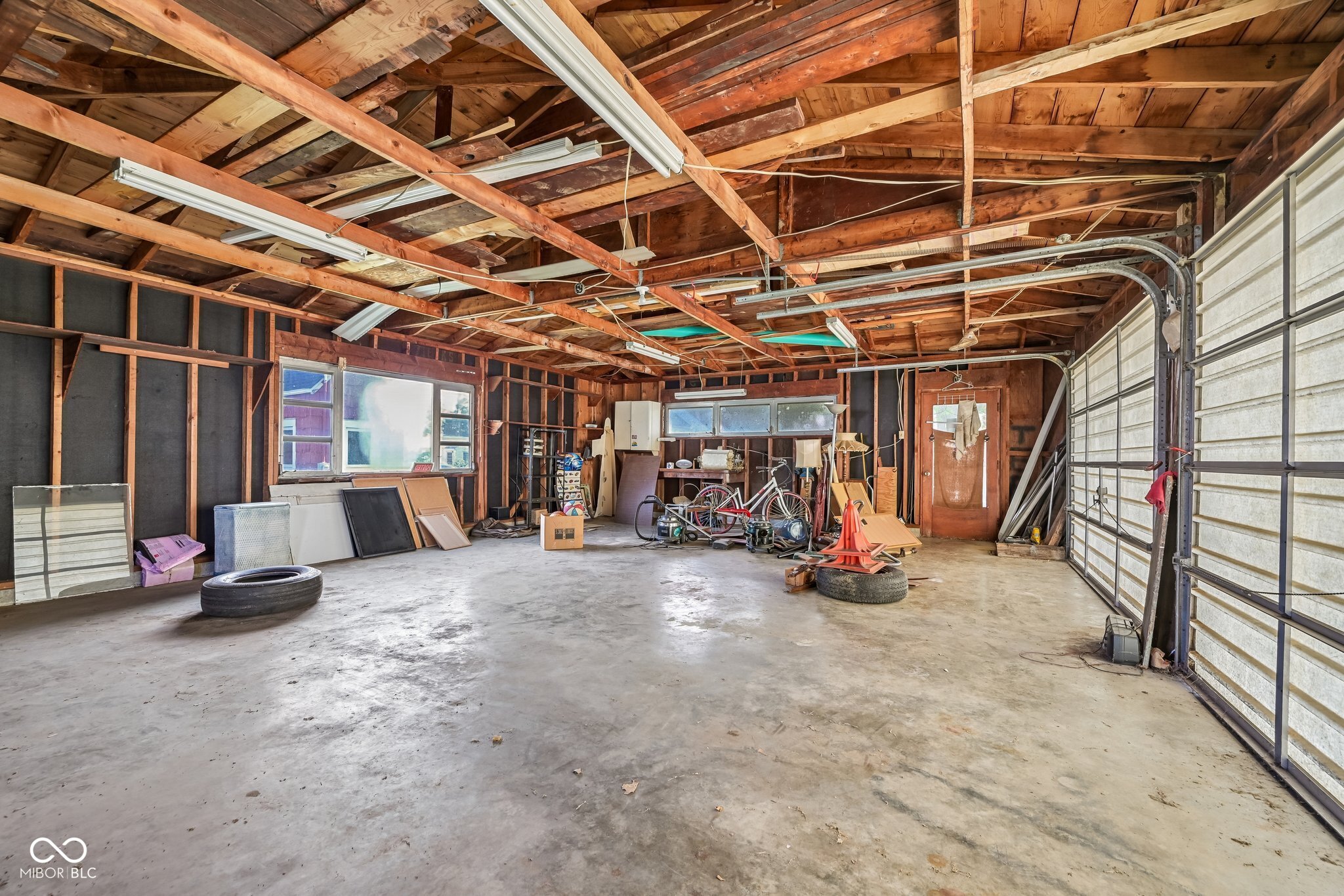 327 E 37th Street