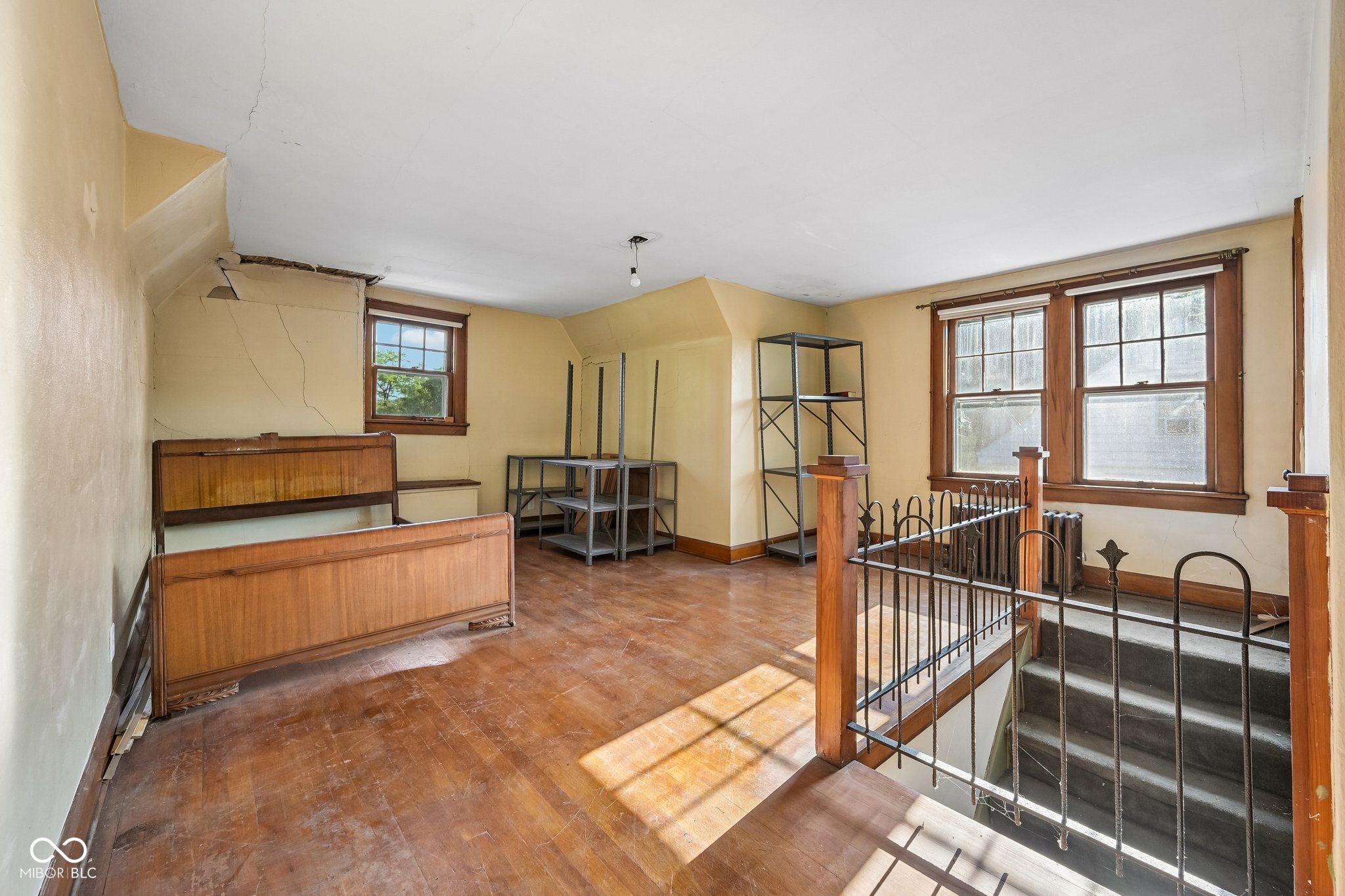 327 E 37th Street