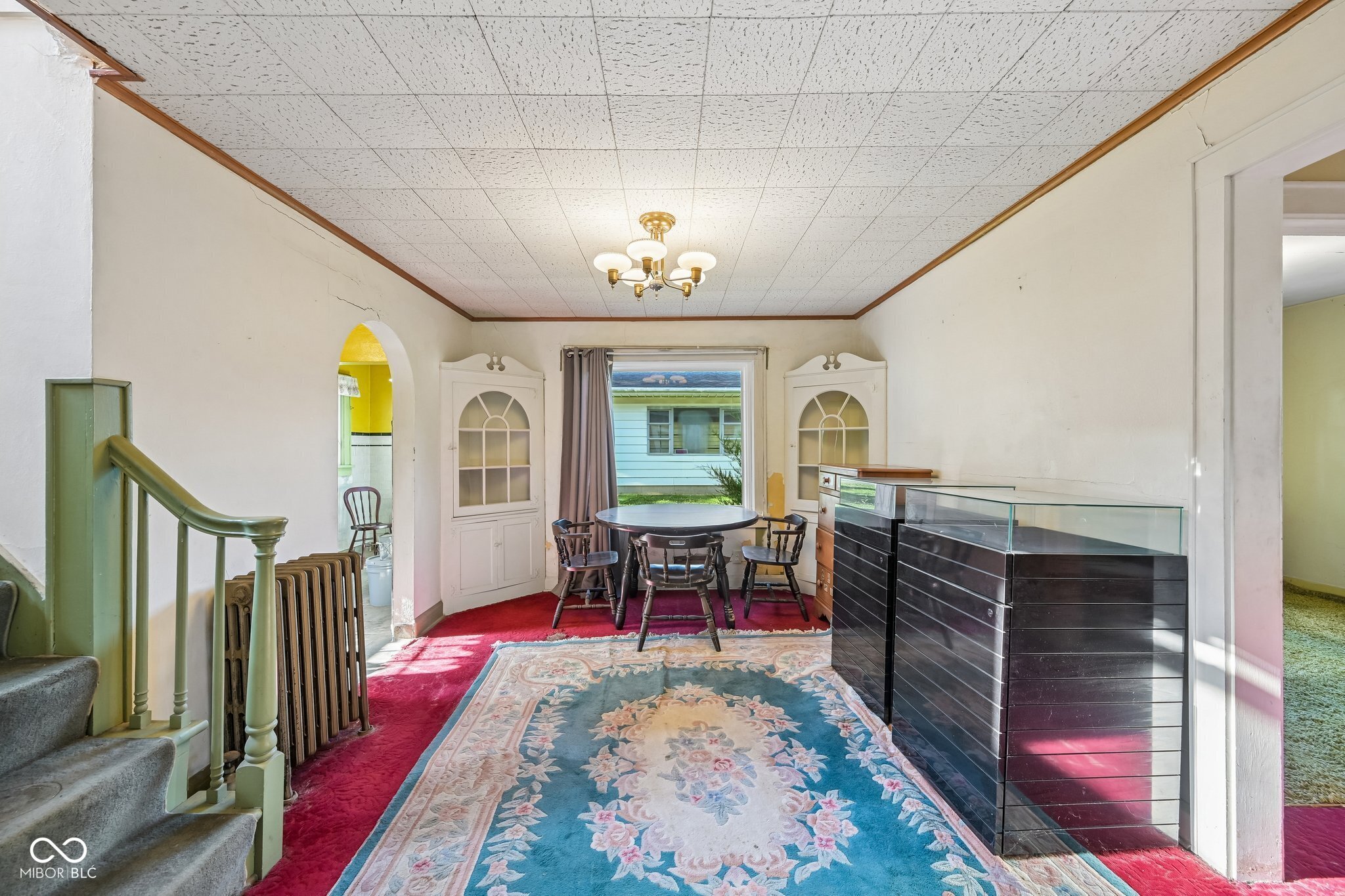 327 E 37th Street