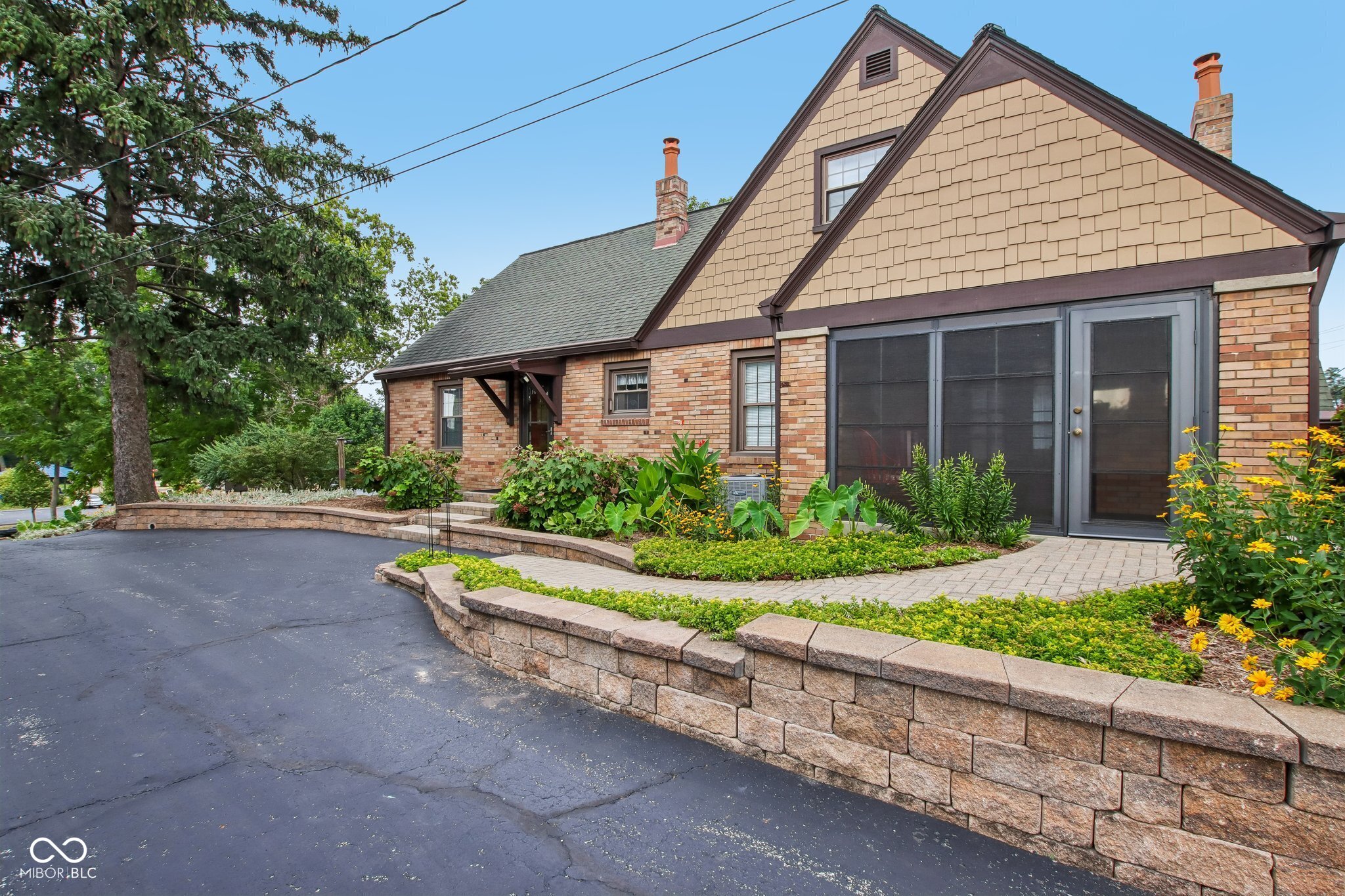 399 W Main Street