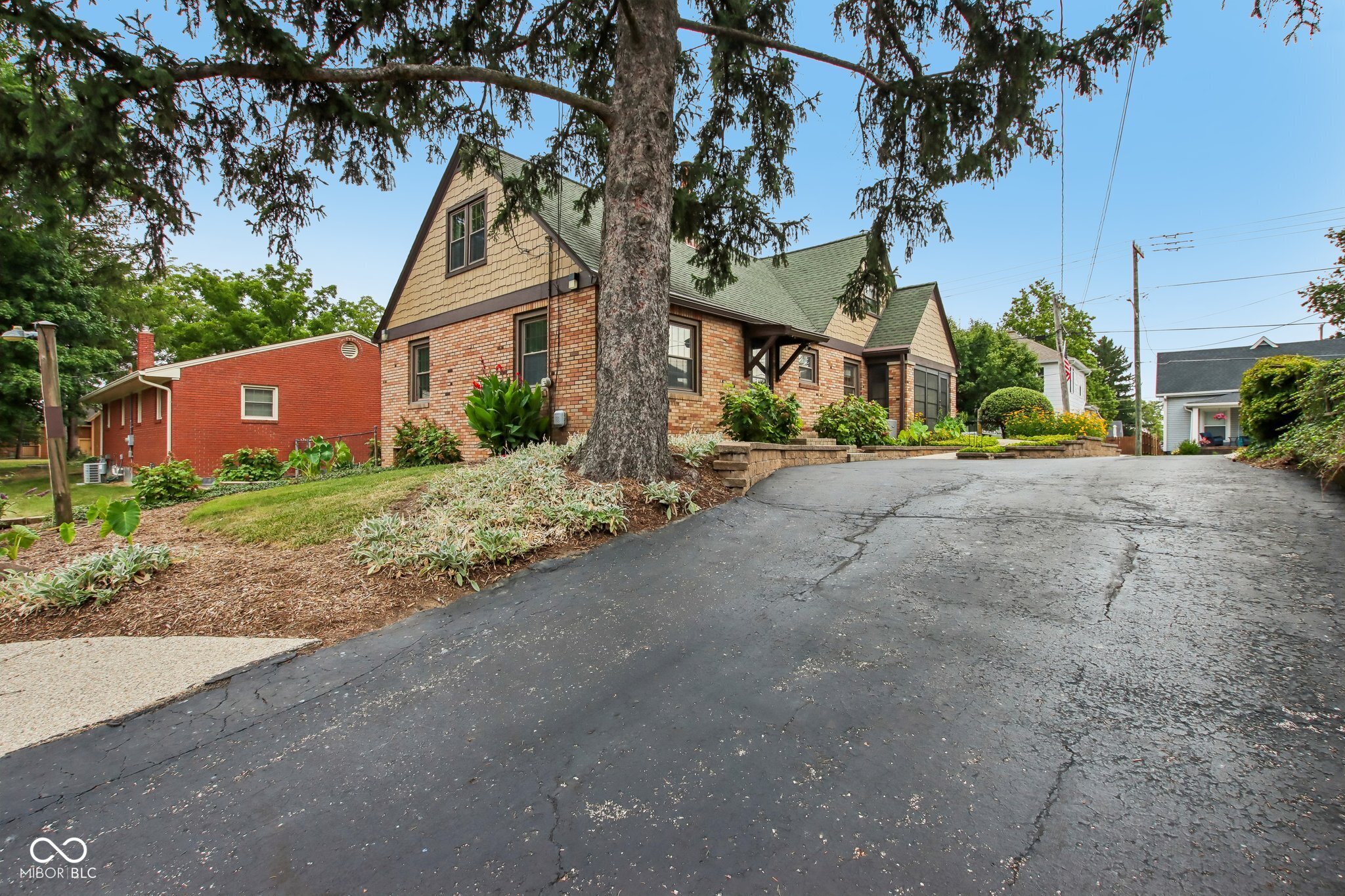 399 W Main Street