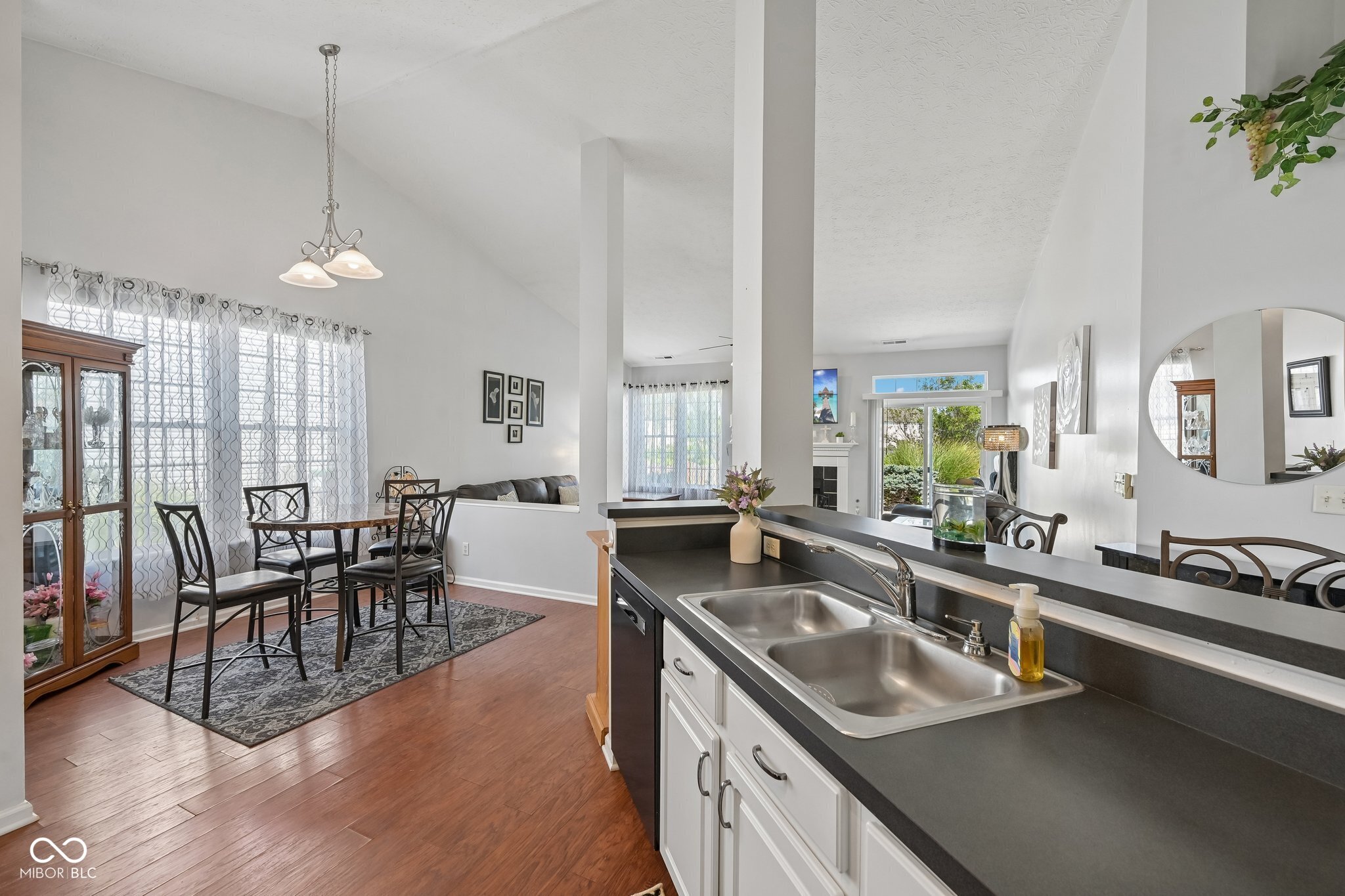 1098 Springwater Circle