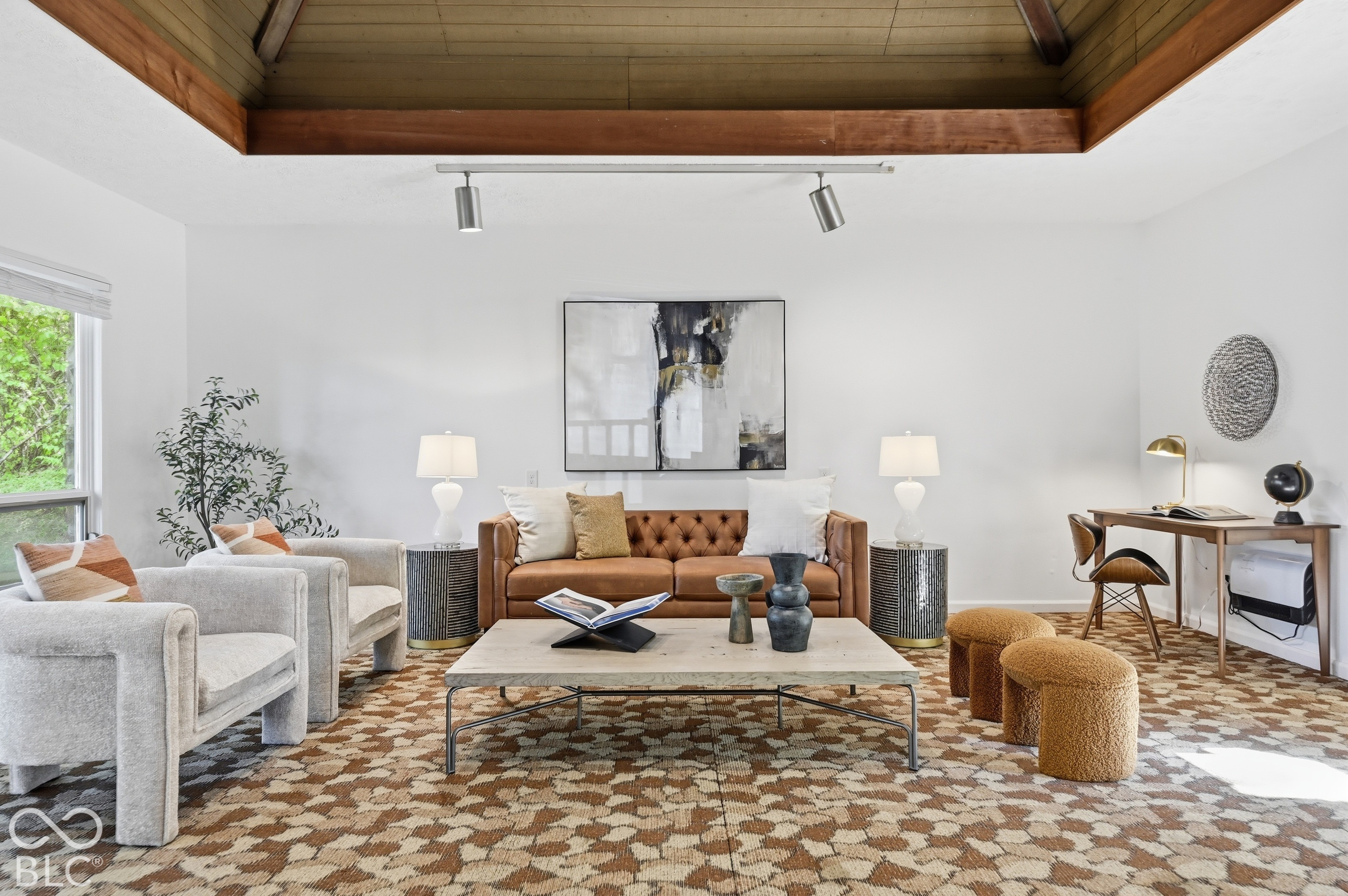 252 W Beverly Drive