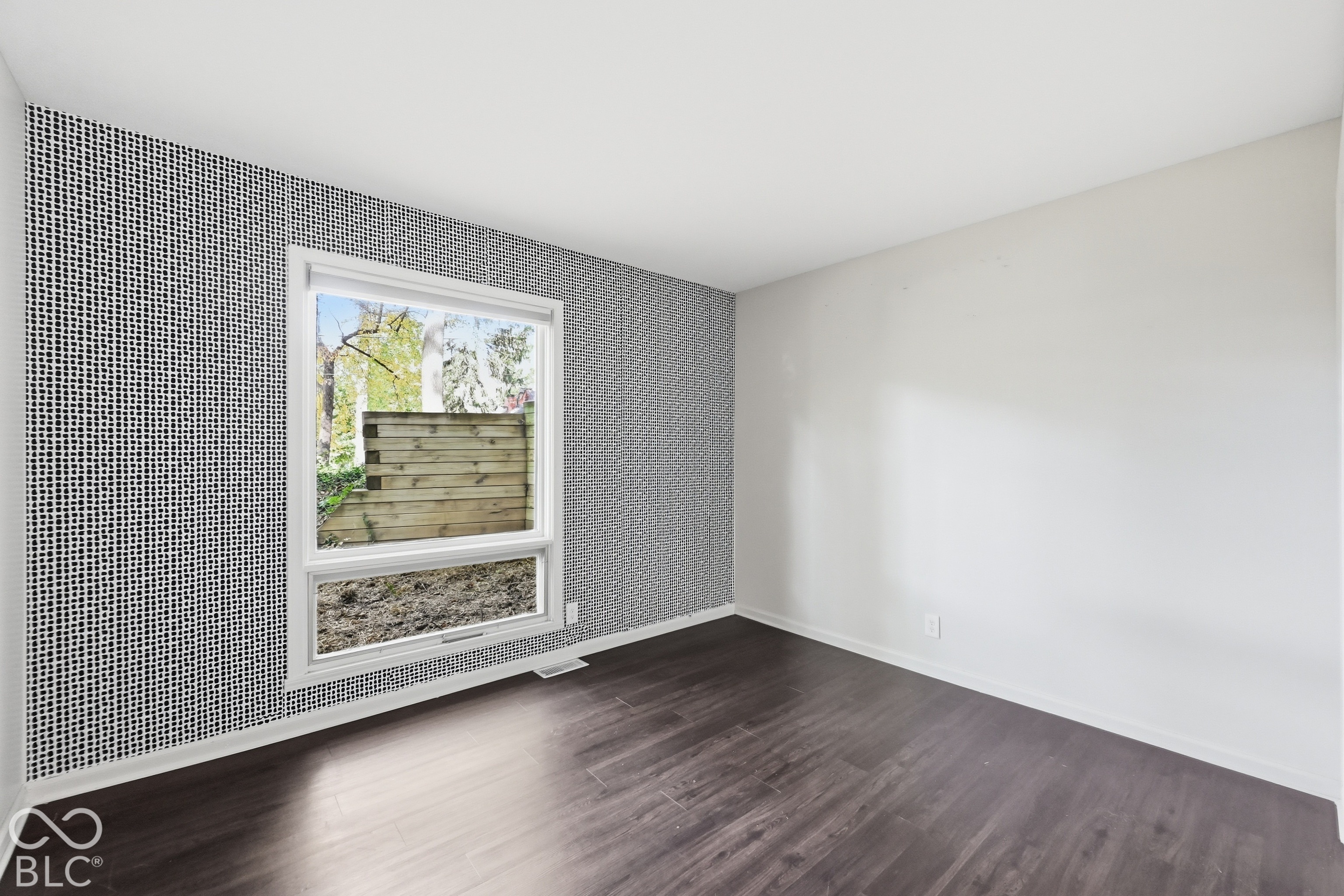 252 W Beverly Drive