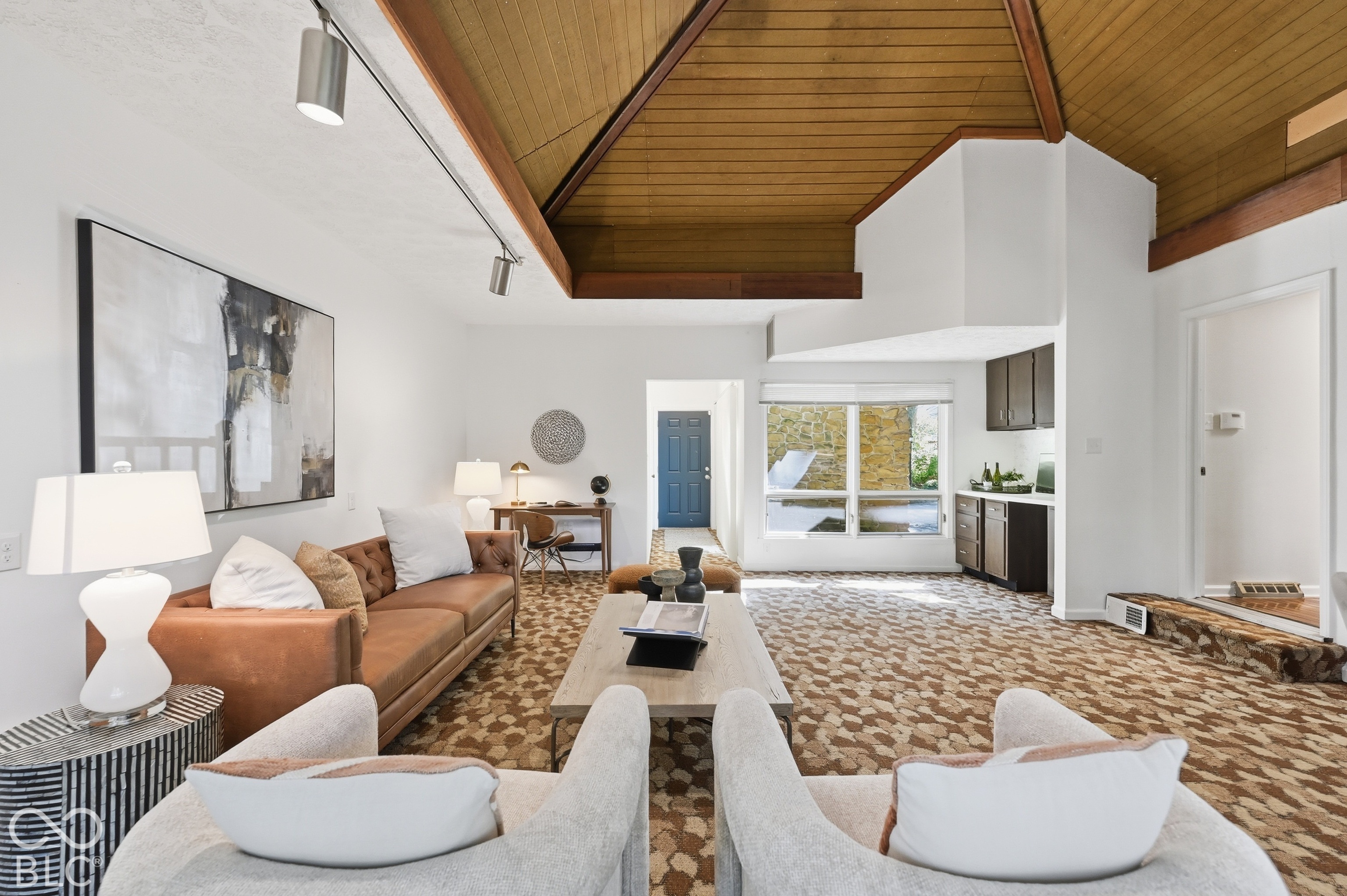 252 W Beverly Drive