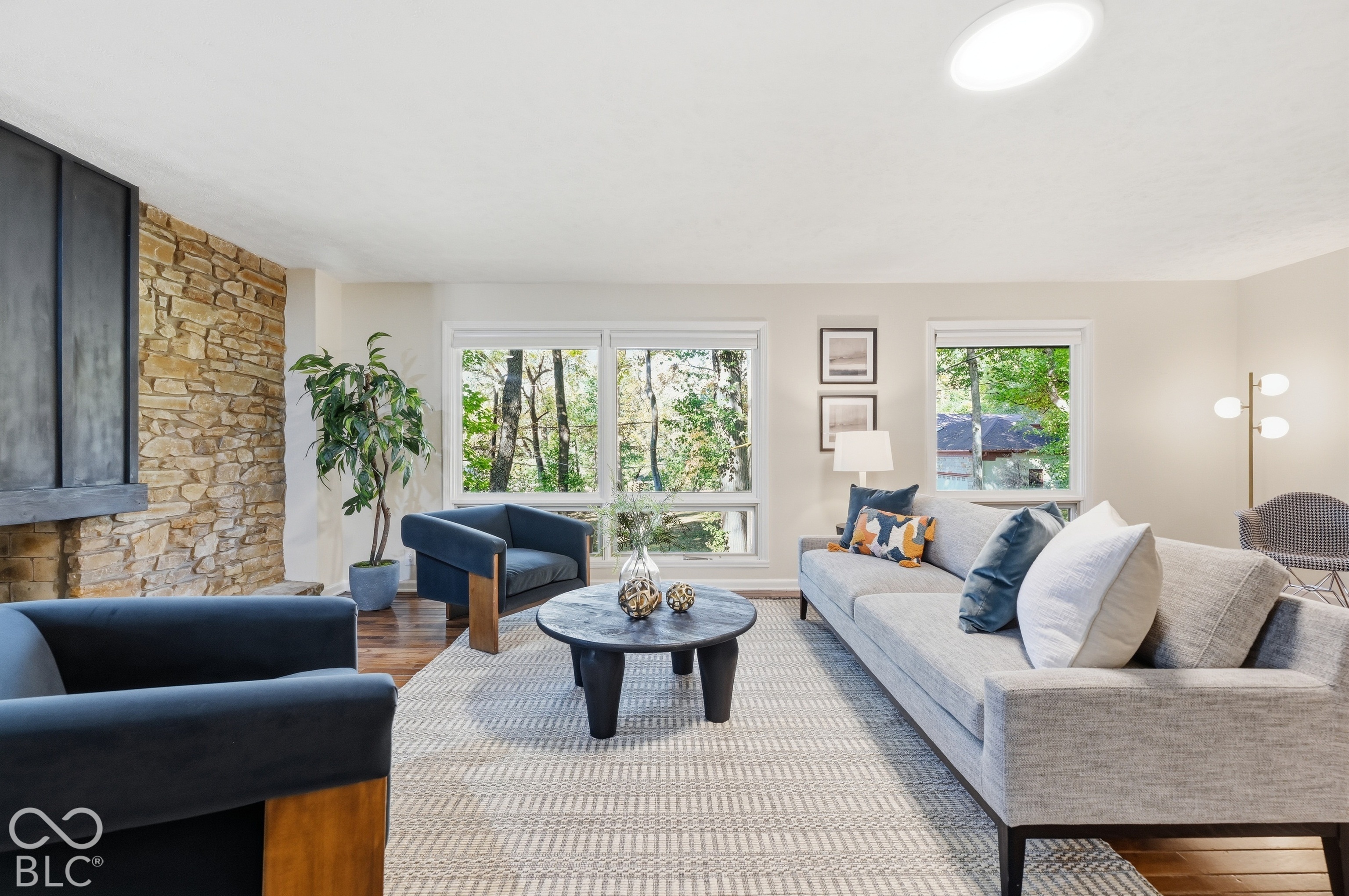 252 W Beverly Drive