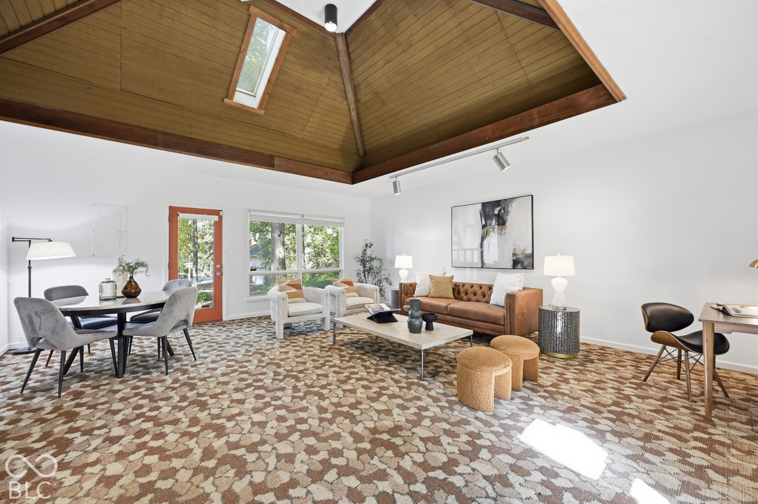 252 W Beverly Drive
