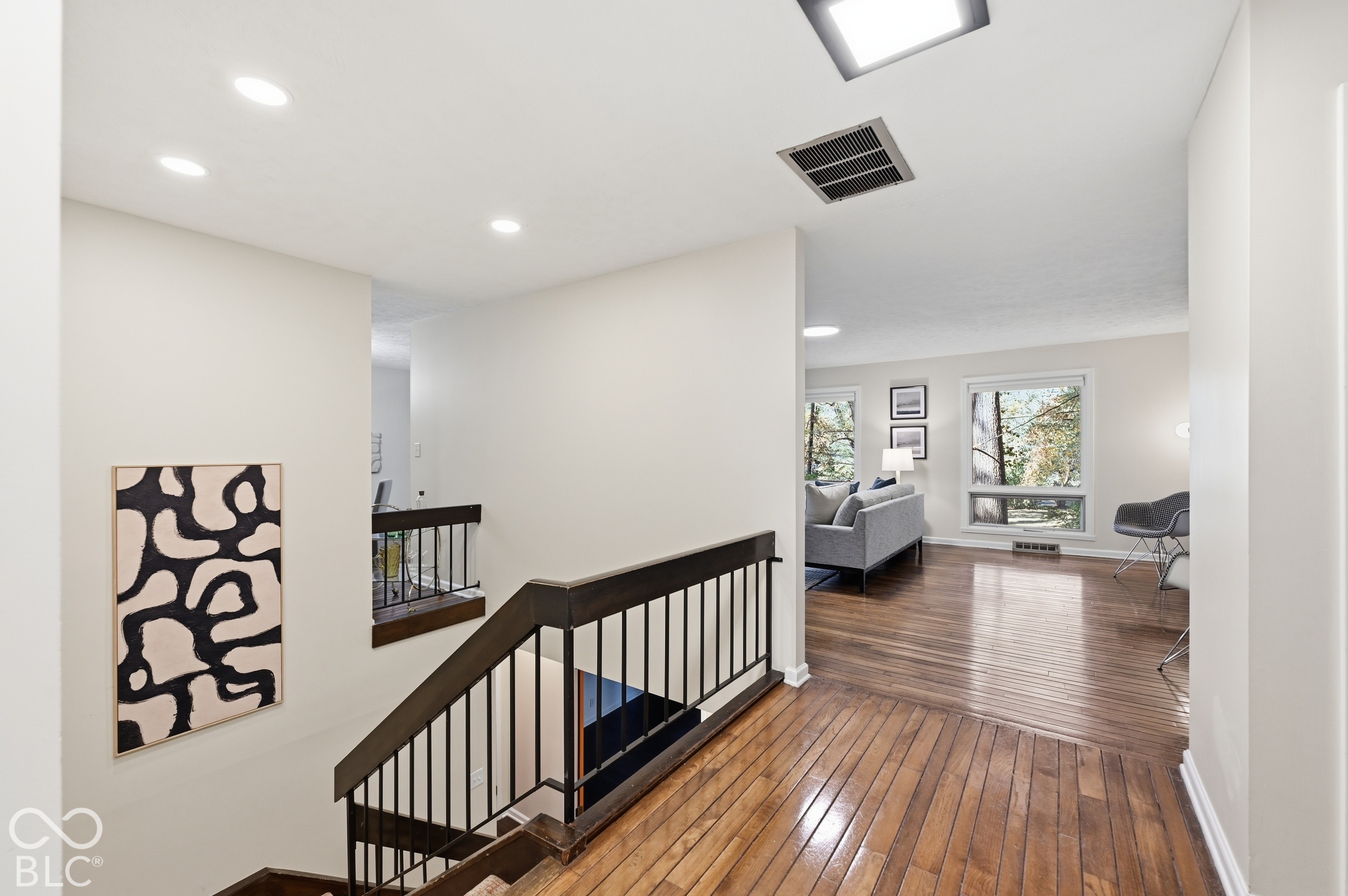 252 W Beverly Drive