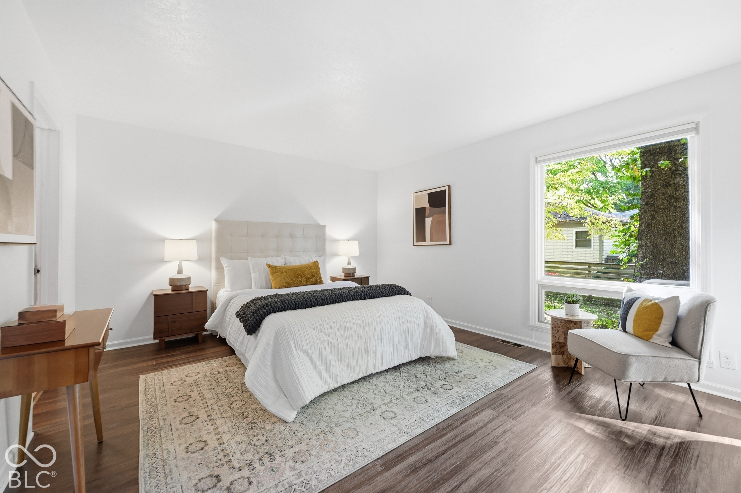 252 W Beverly Drive