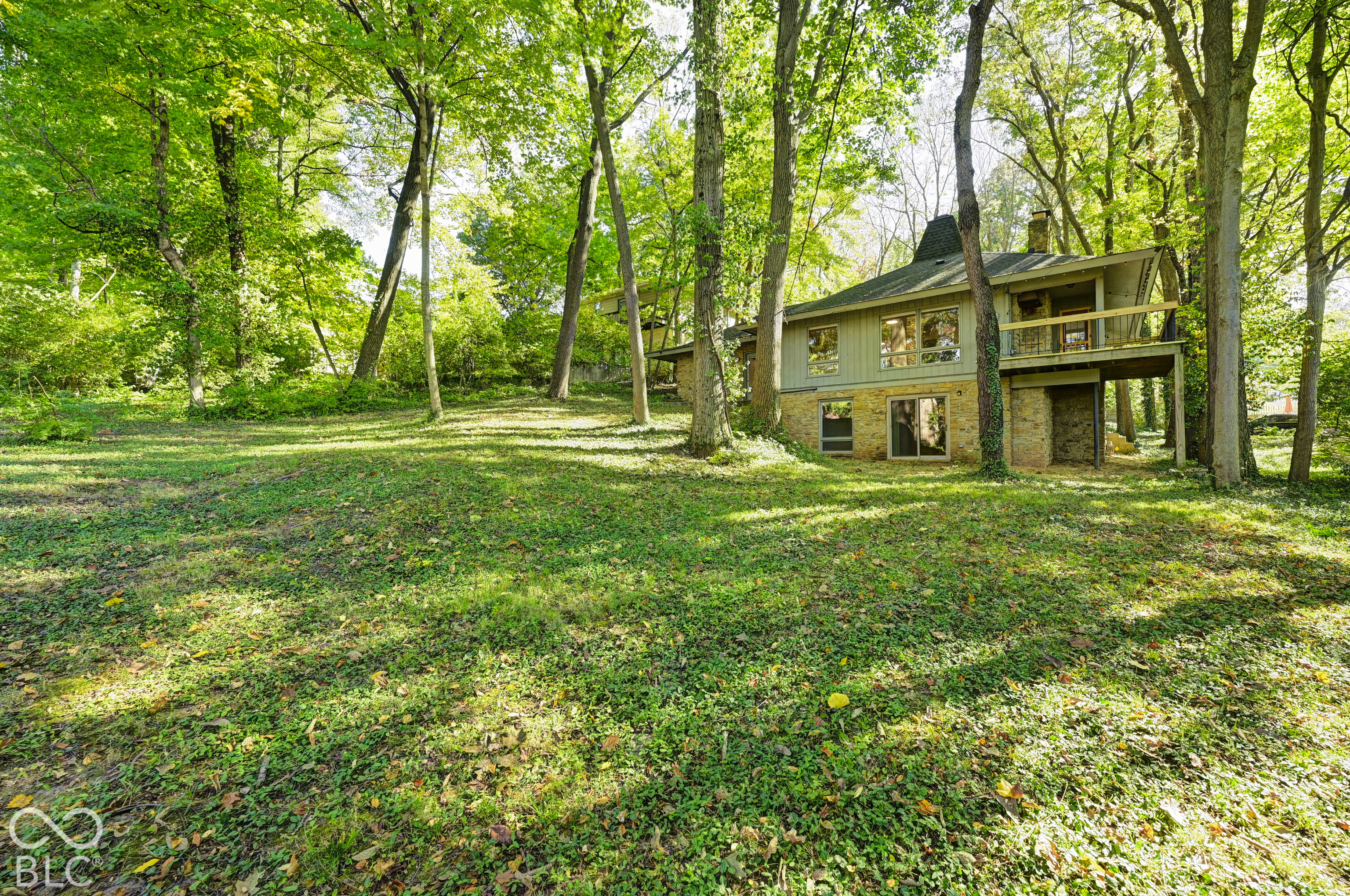 252 W Beverly Drive