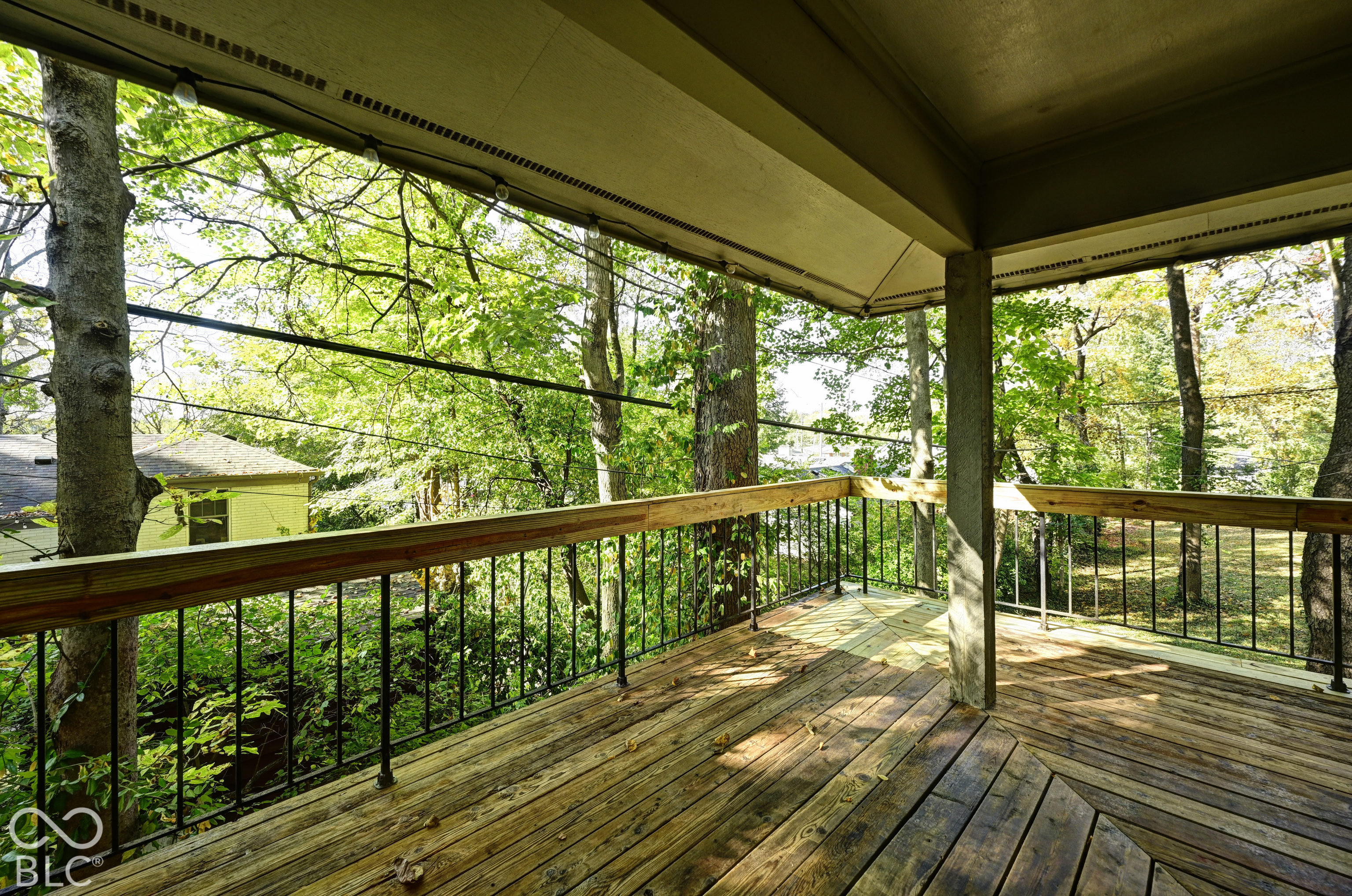 252 W Beverly Drive