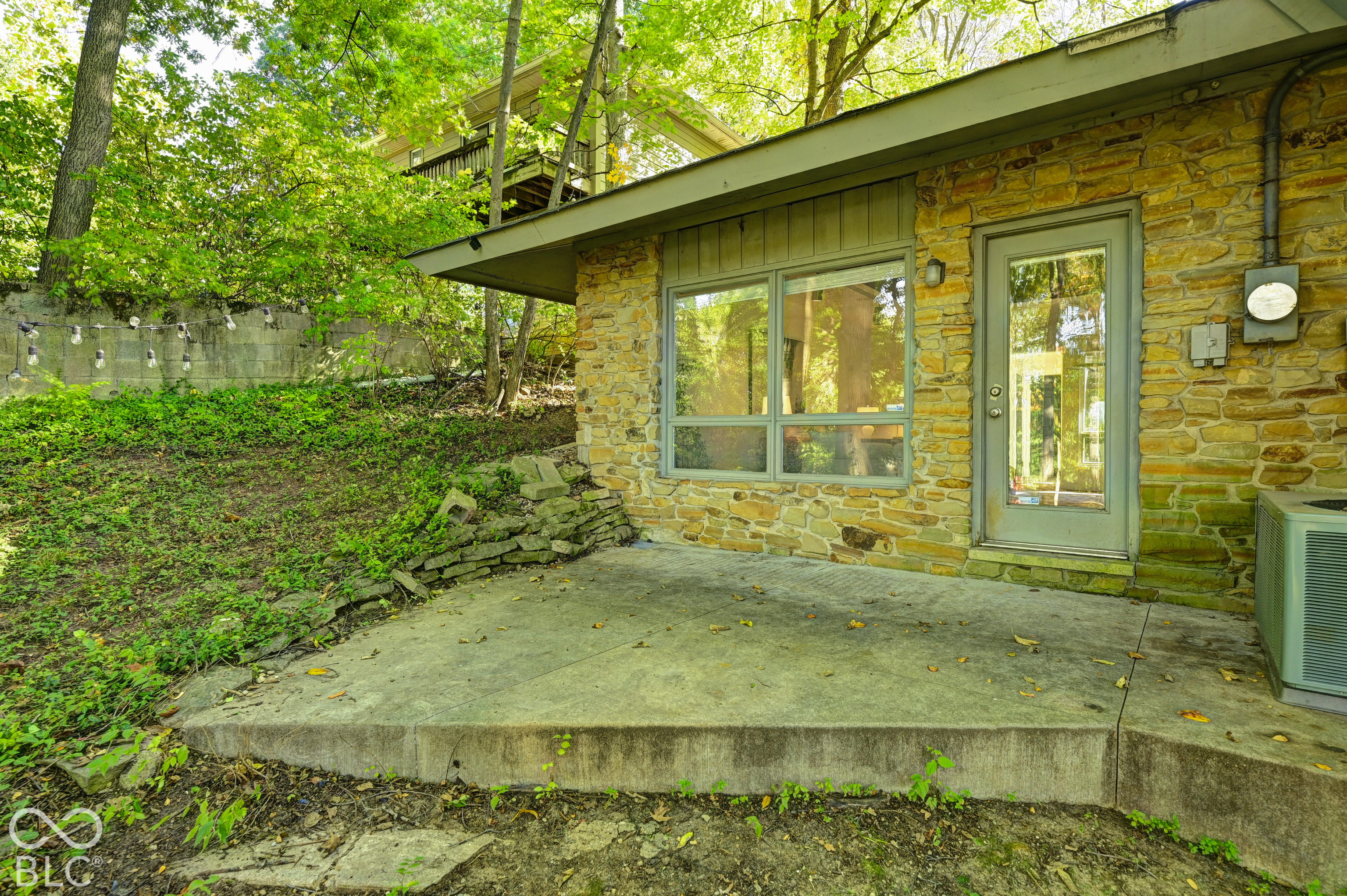 252 W Beverly Drive