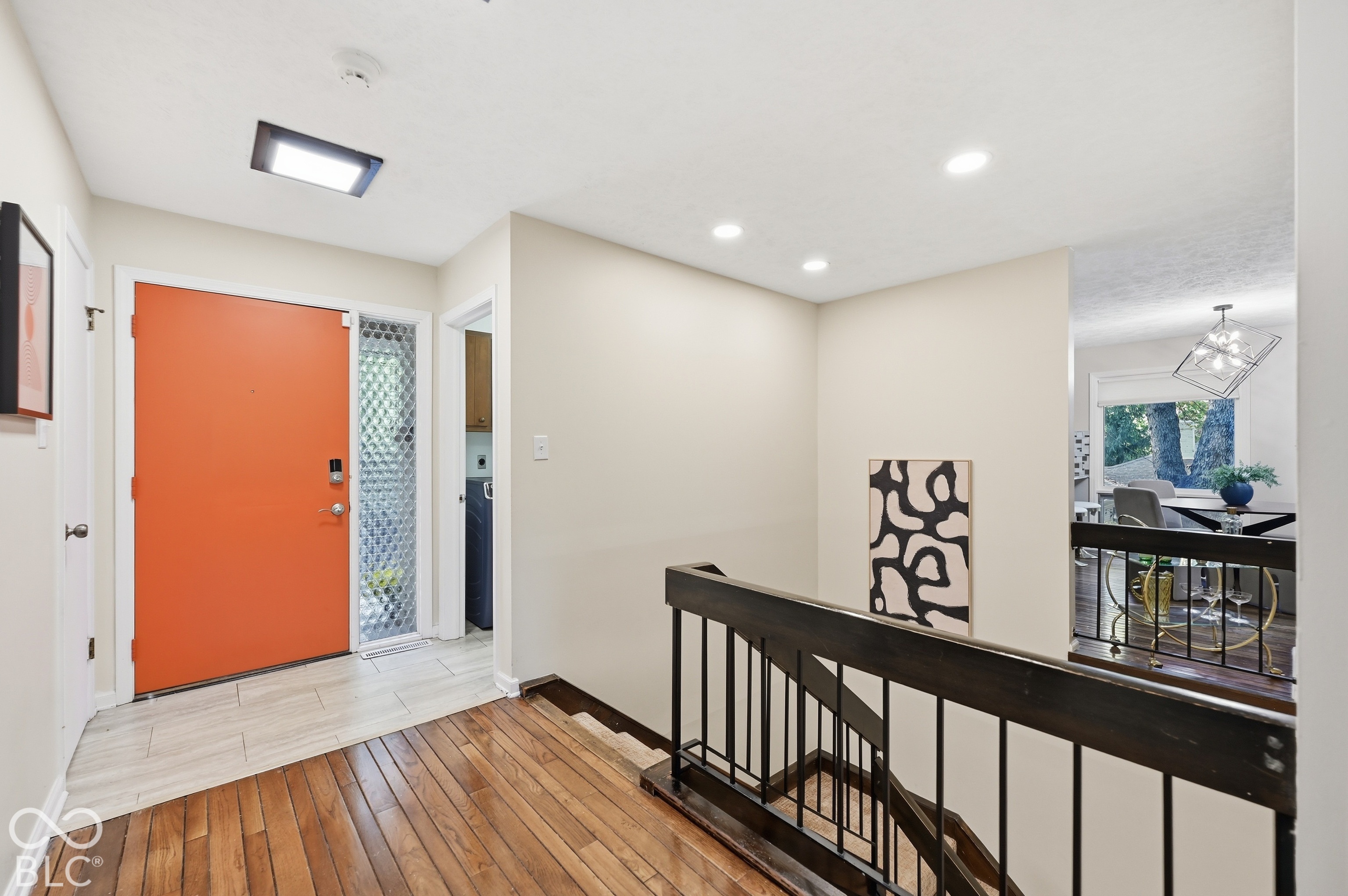 252 W Beverly Drive